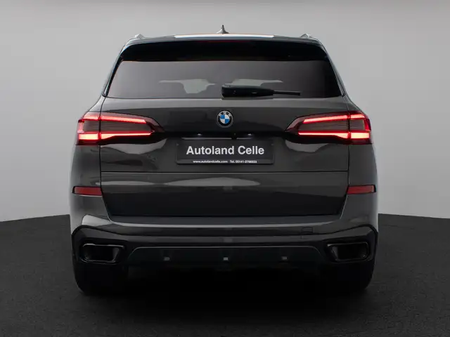 BMW X5 view 8