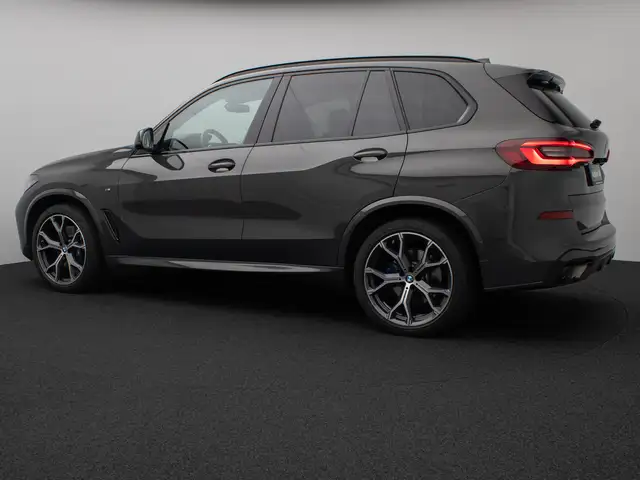 BMW X5 view 10