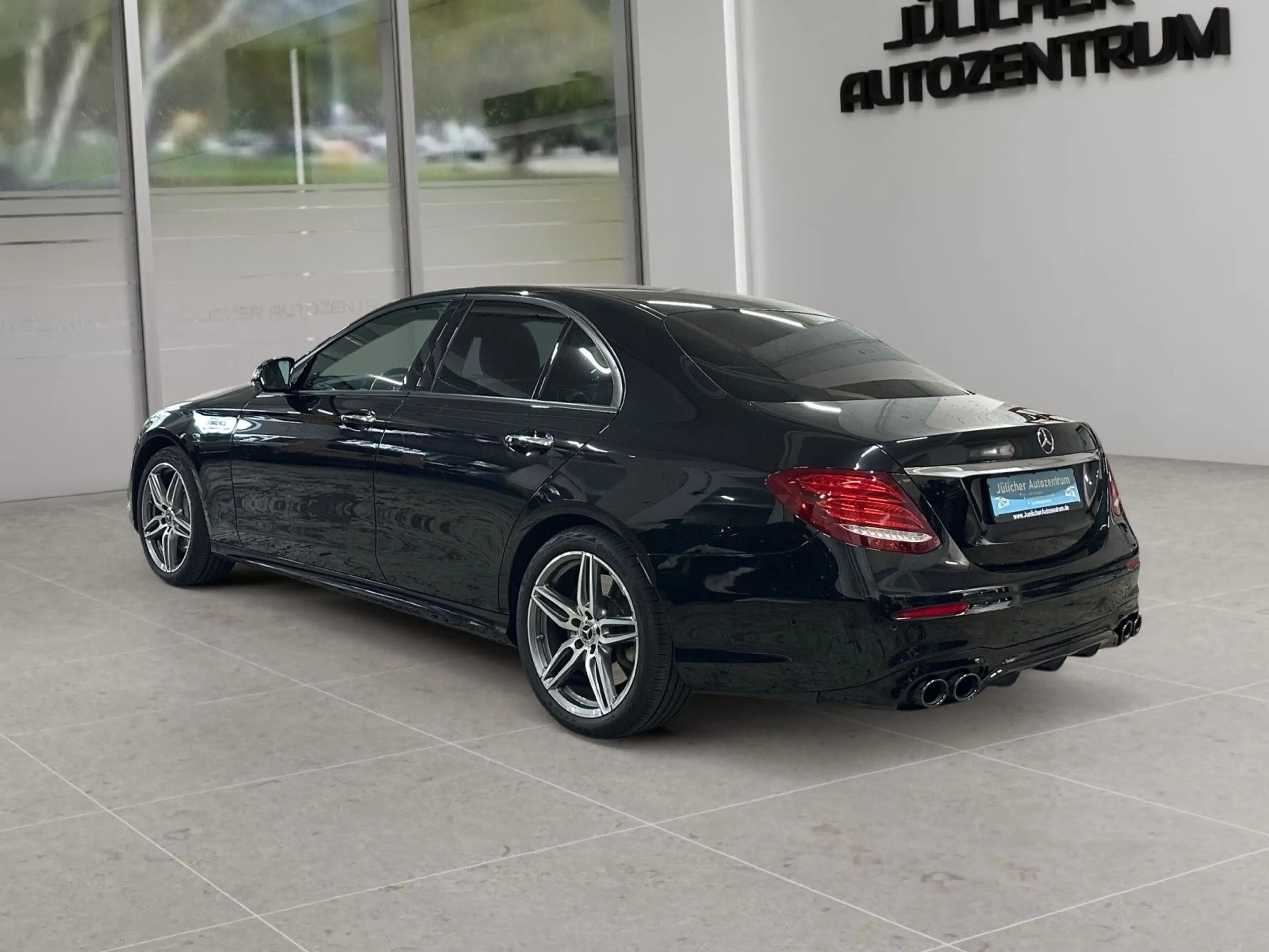 Mercedes-Benz E 450 4Matic Limo Amg, Garantie bei MB — photo 6