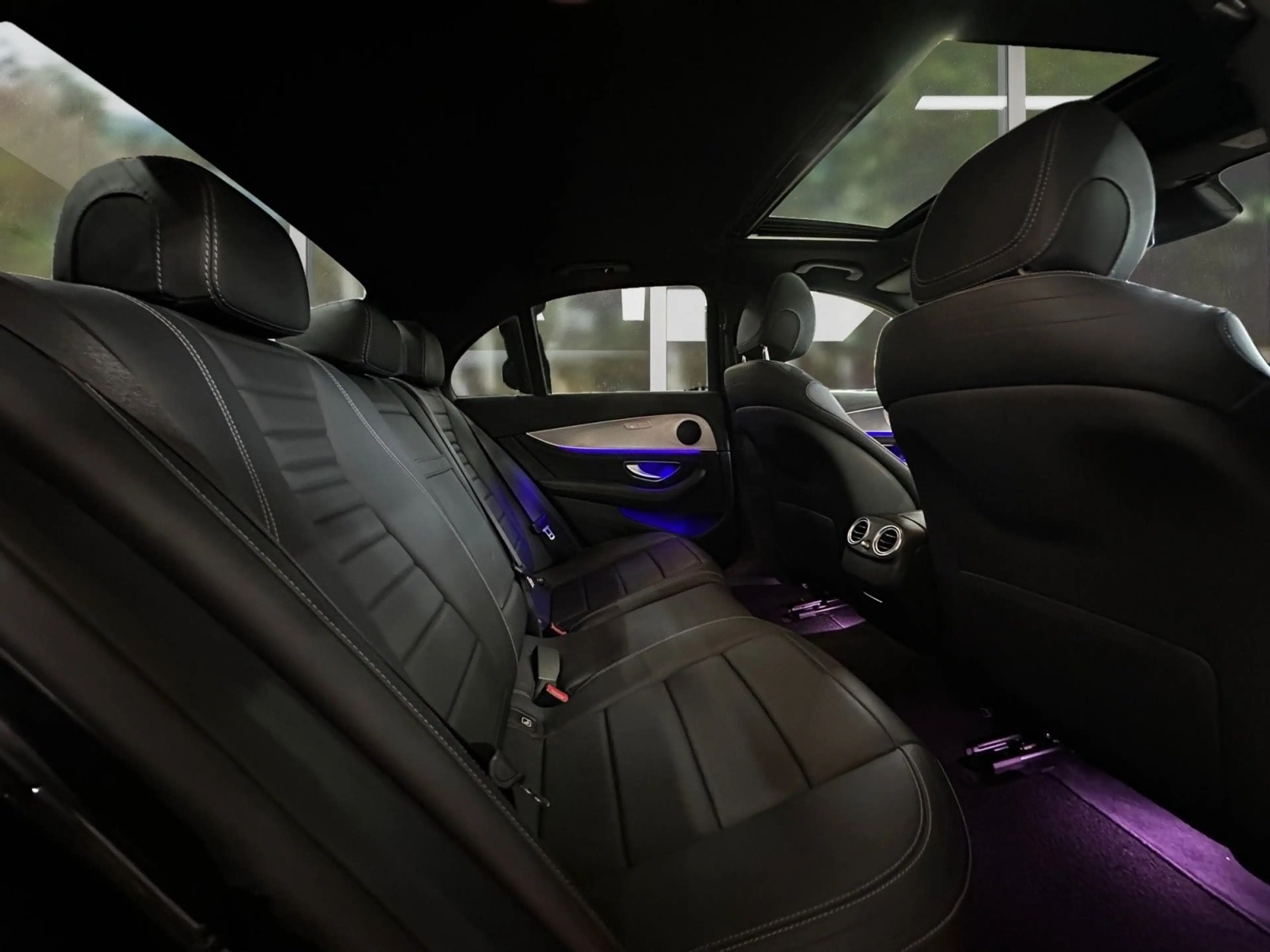 Mercedes-Benz E 450 4Matic Limo Amg, Garantie bei MB — photo 11