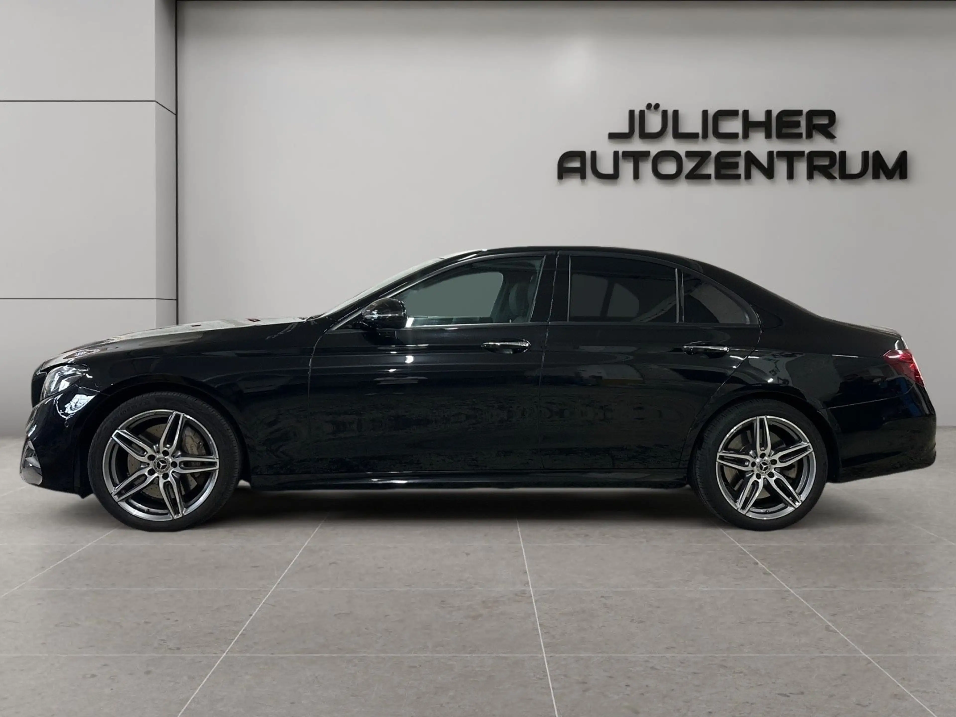 Mercedes-Benz E 450 4Matic Limo Amg, Garantie bei MB — photo 5
