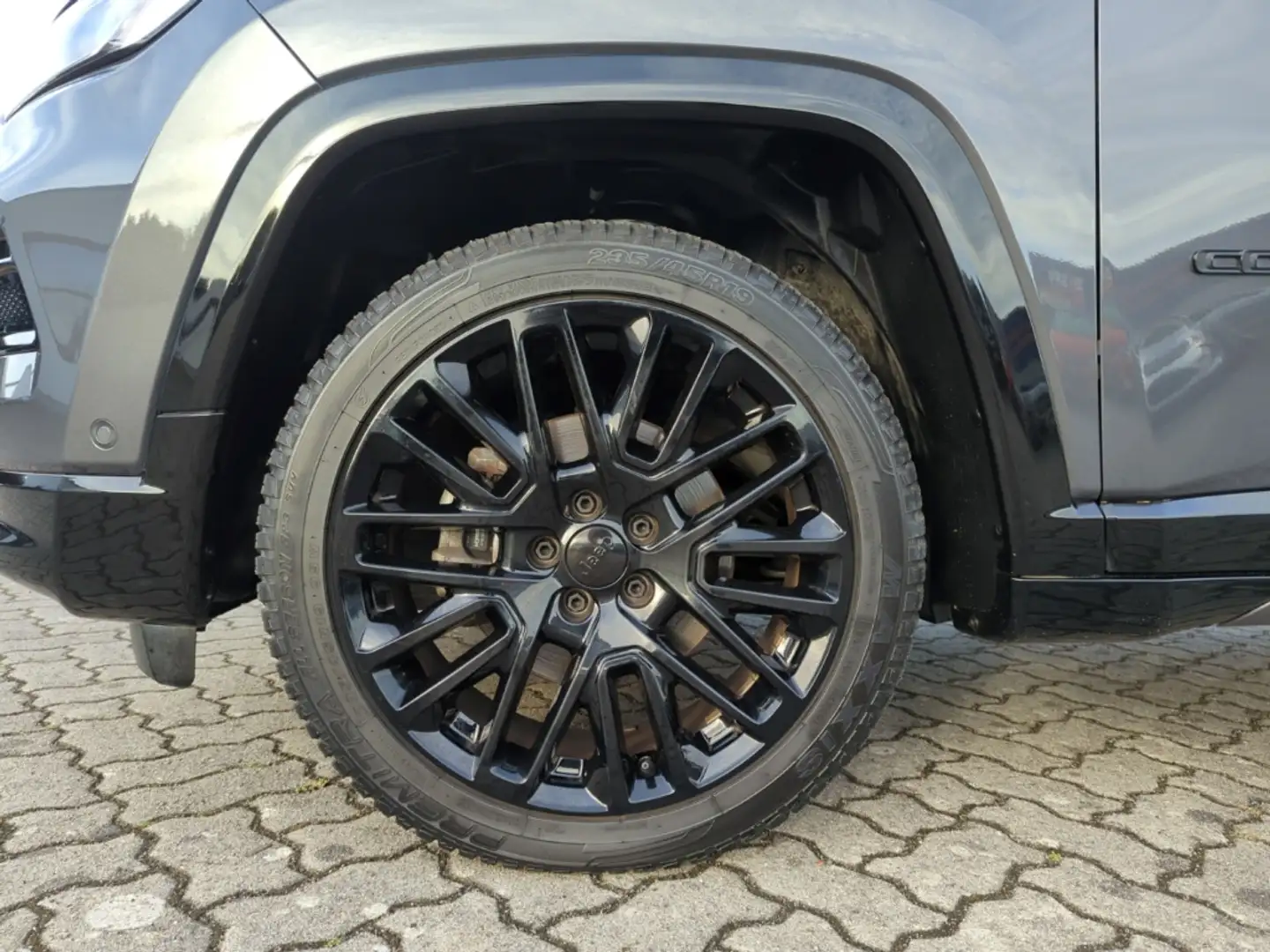 Jeep Compass S Mild-Hybrid 1.5 Autom. +Leder+Navi+Alpine-Sound+ Grau - 2