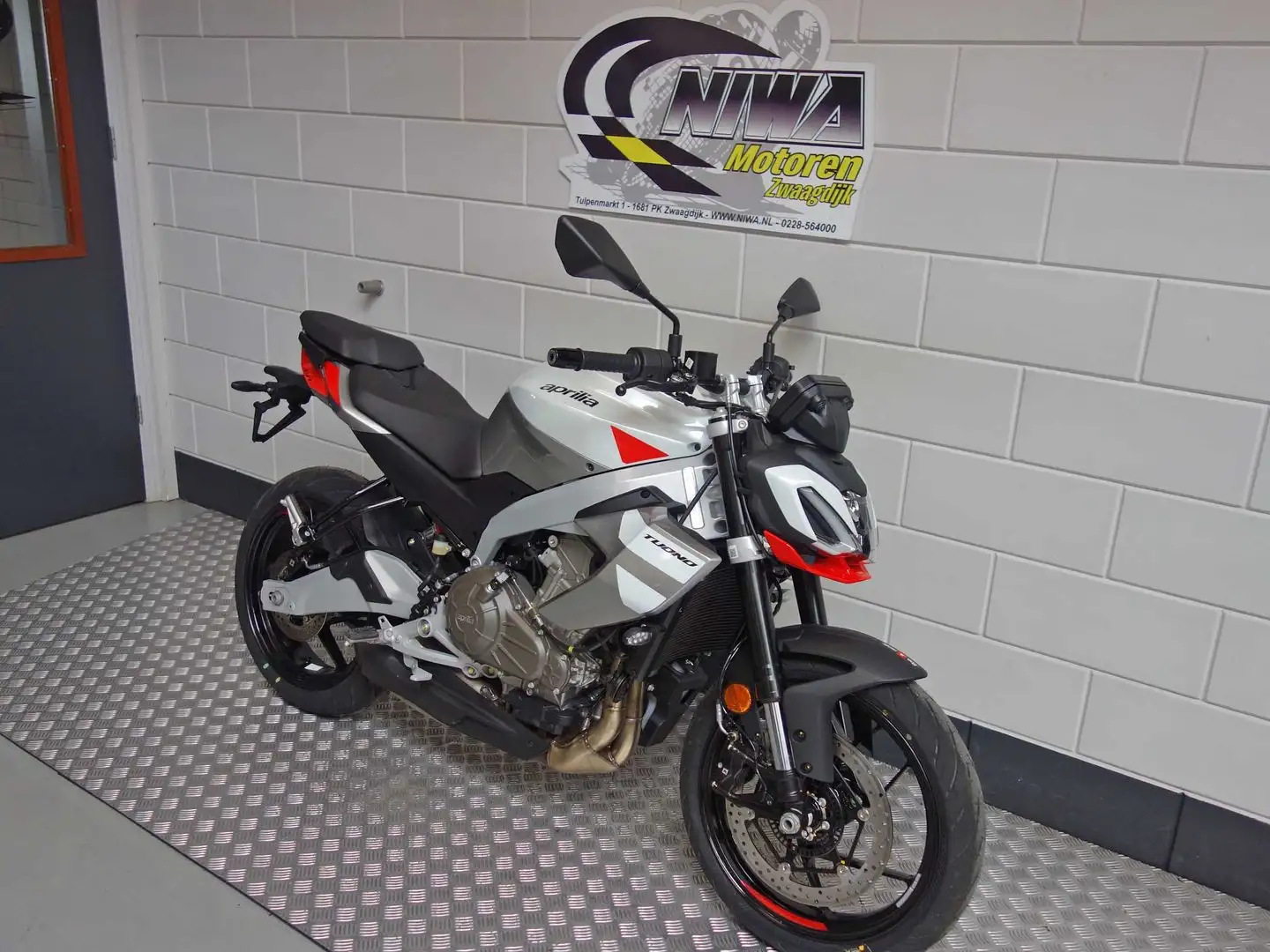 Aprilia Tuono 457 Blanco - 2