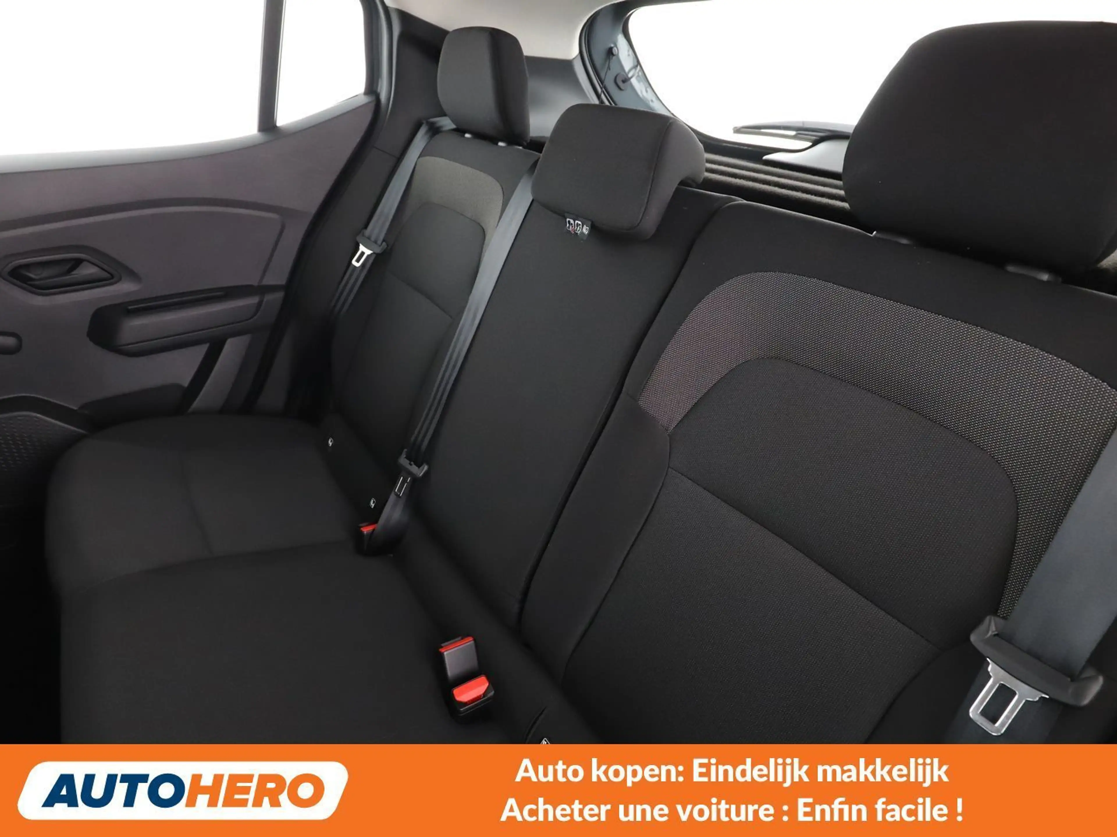 Dacia Sandero 1.0 SCe Essential — photo 15