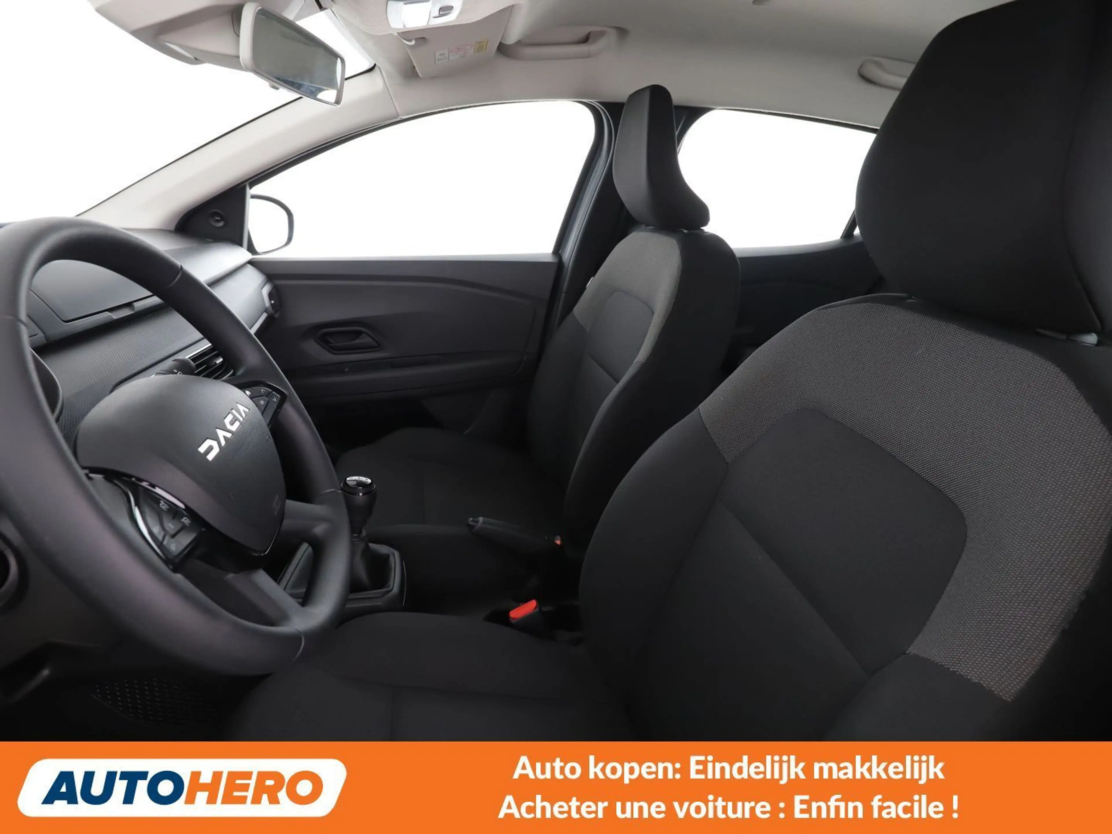 Dacia Sandero 1.0 SCe Essential — photo 11