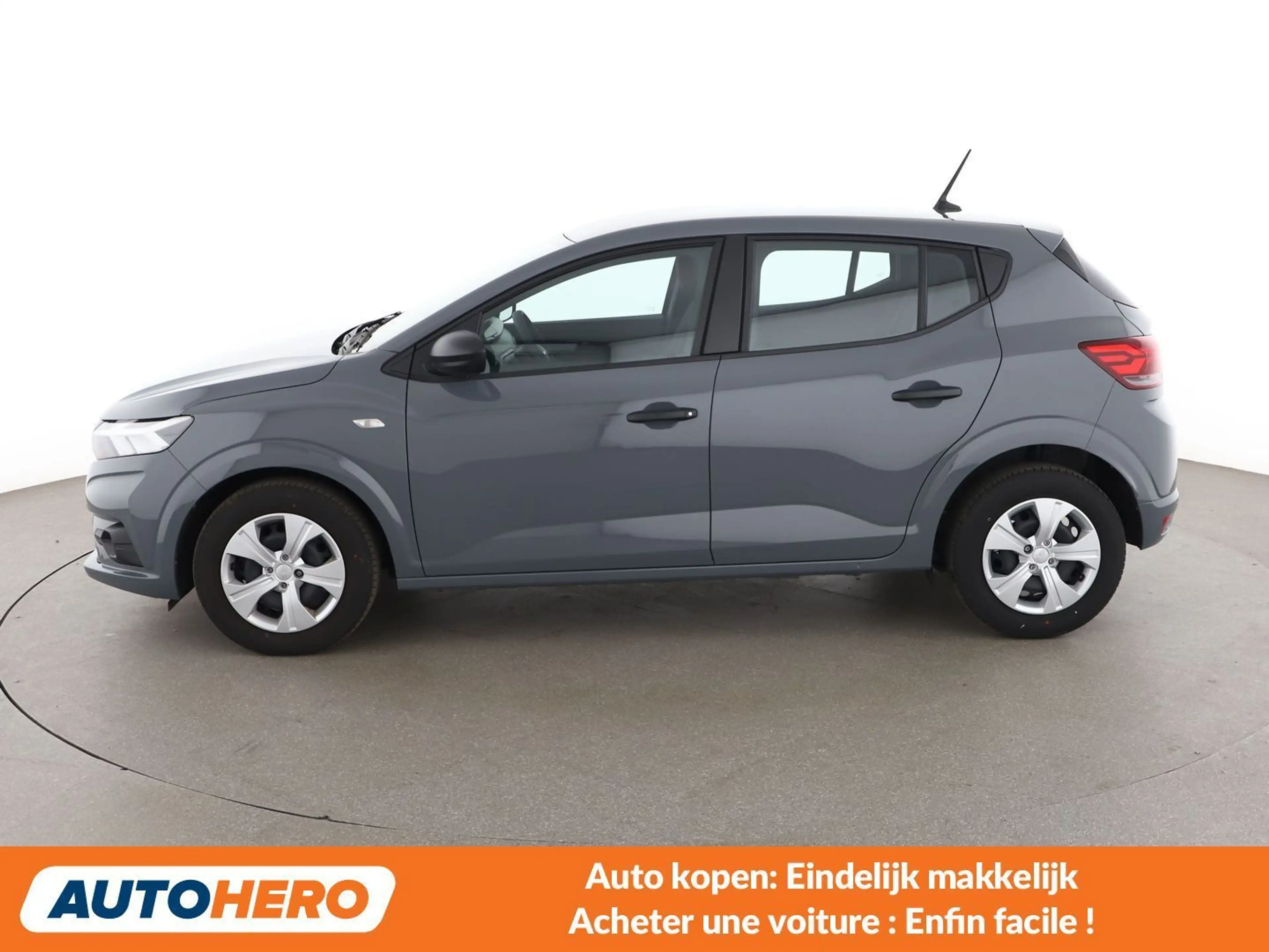 Dacia Sandero 1.0 SCe Essential — photo 3
