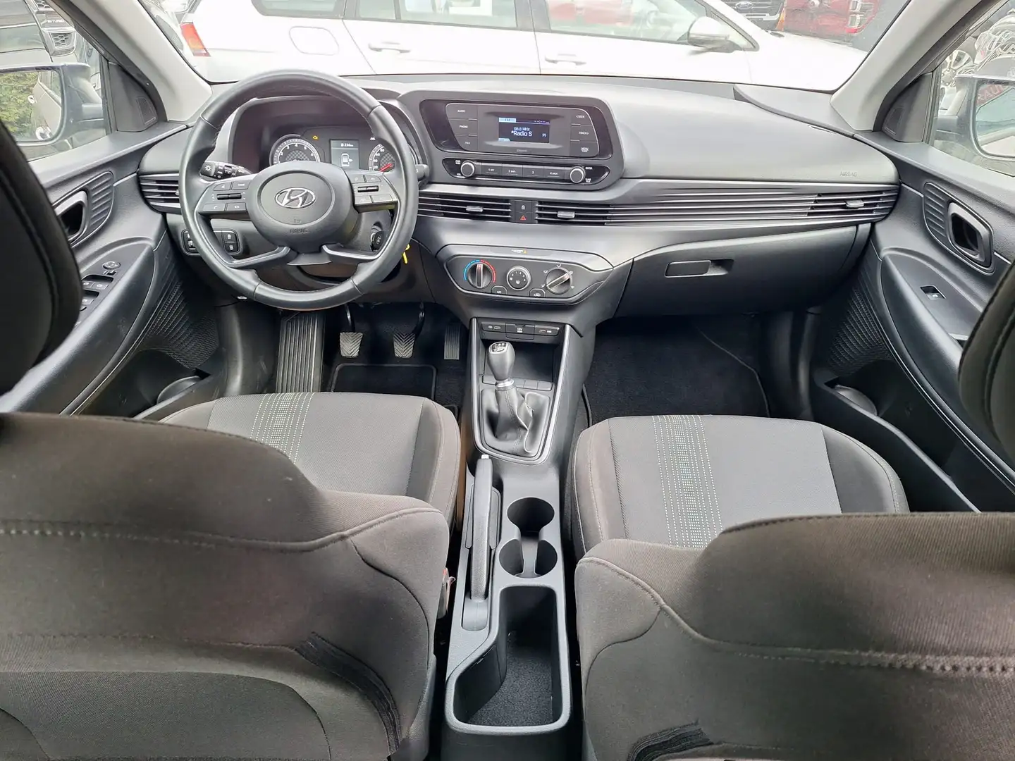 Hyundai BAYON Pure 2WD Grau - 2