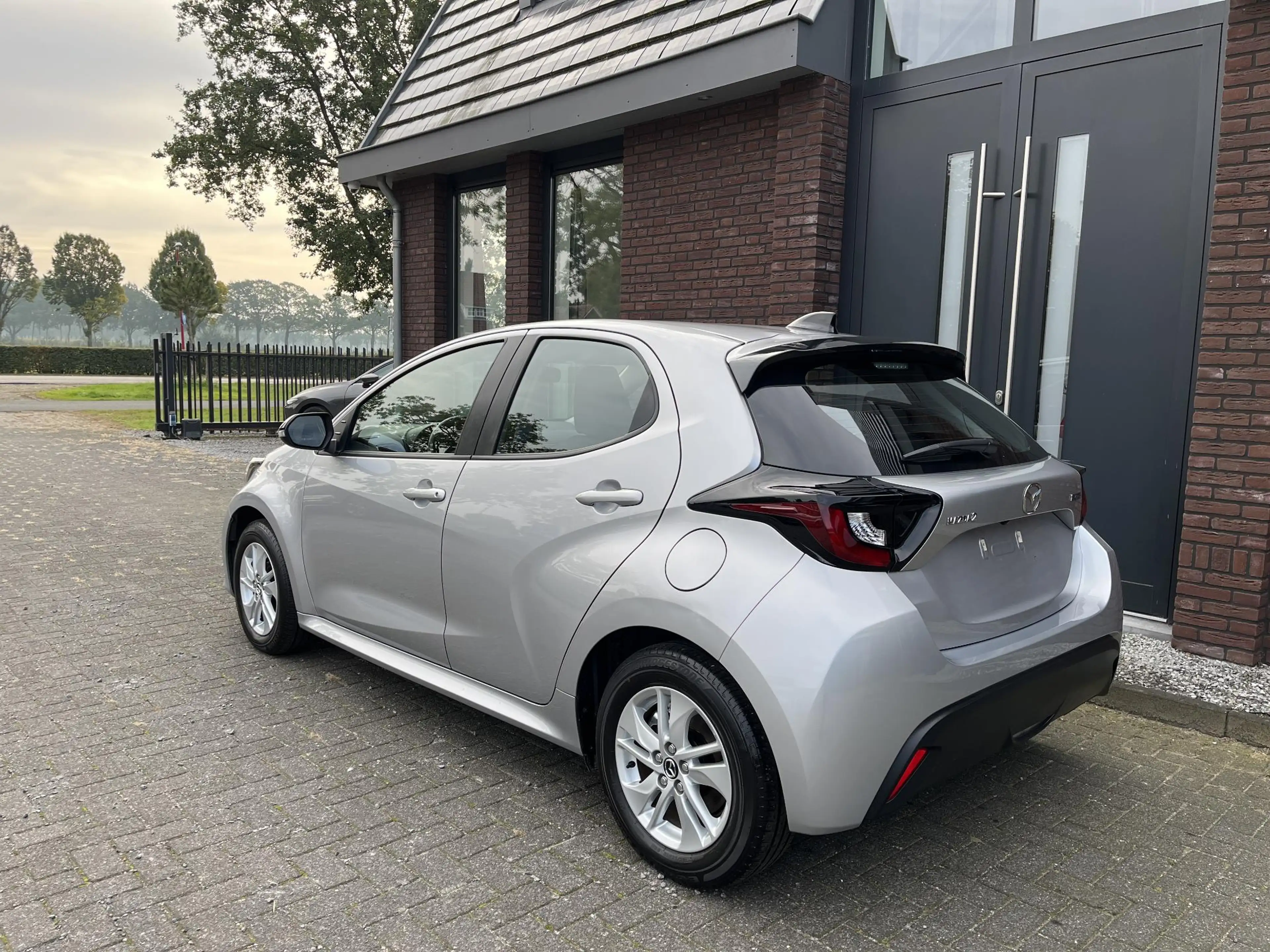 Mazda 2 Hybrid 1.5 Centre-line — photo 3