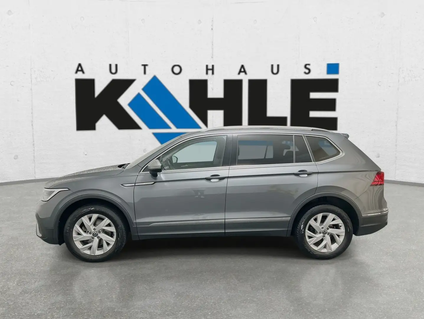Volkswagen Tiguan Allspace 2.0 TDI Life Pano Black ACC AHK Grau - 2