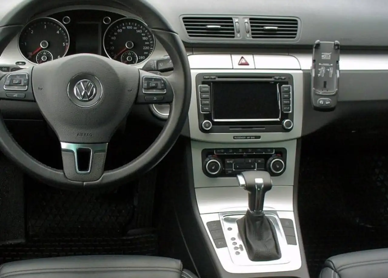 Volkswagen Passat CC снимка Volkswagen Passat CC