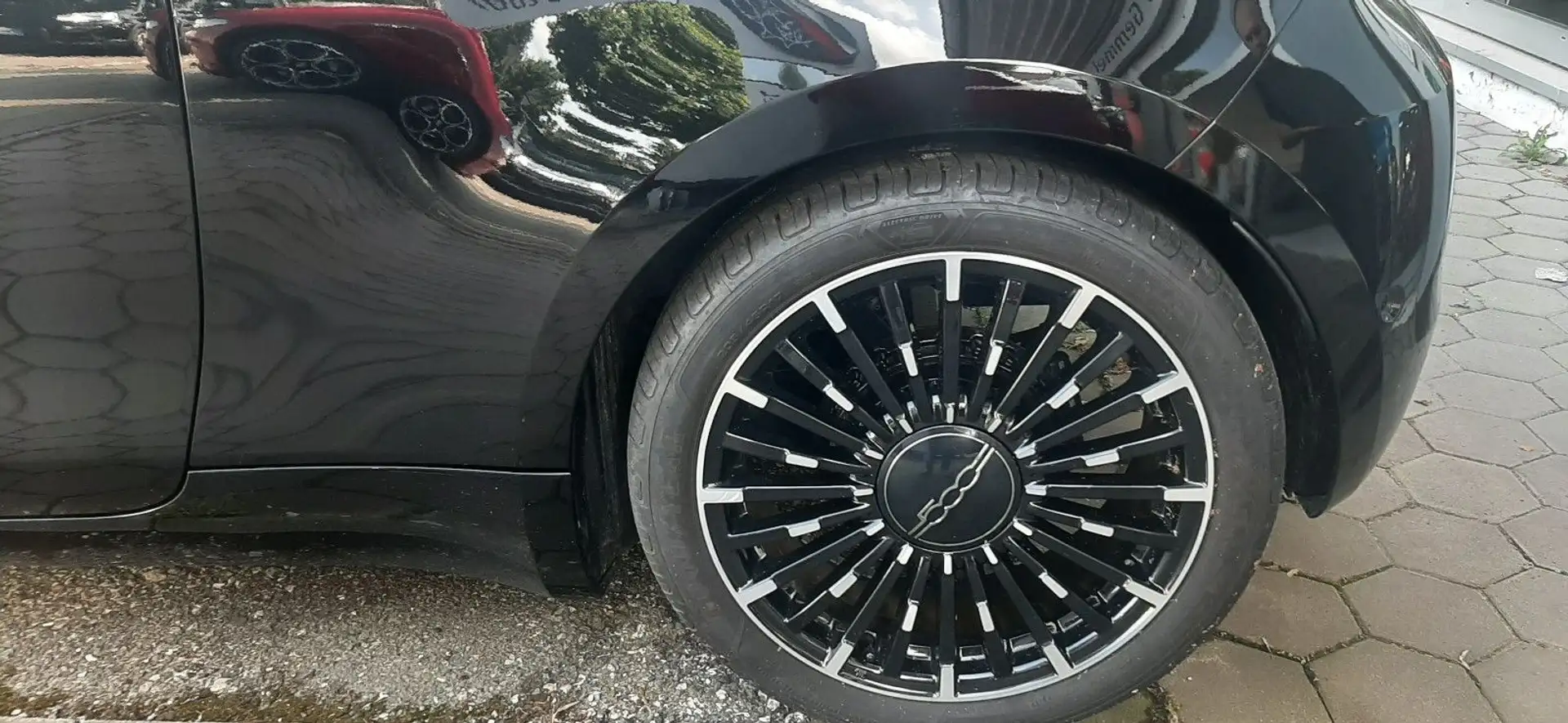 Fiat 500e La Prima by Bocelli Schwarz - 2