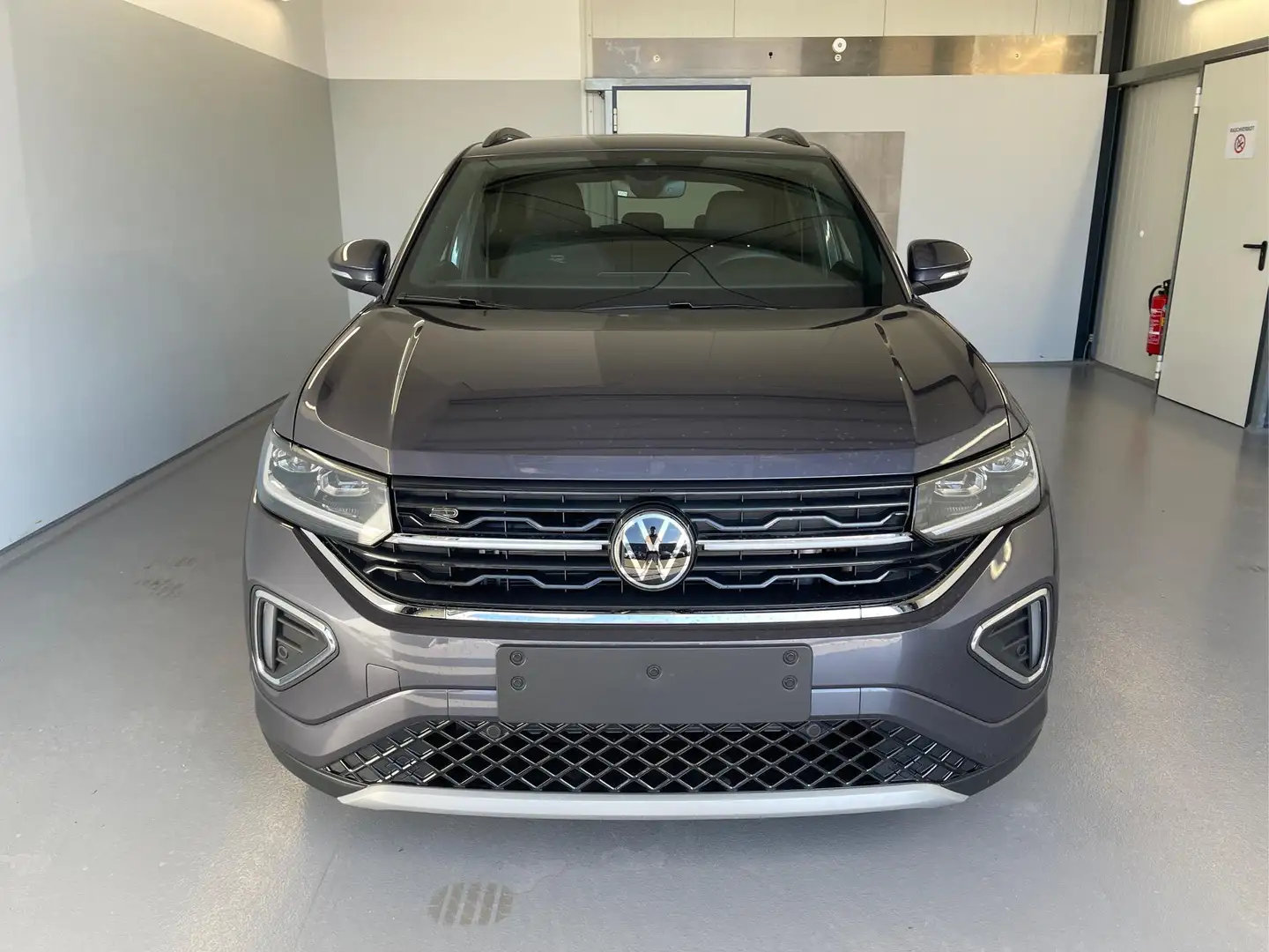 Volkswagen T-Cross R-Line 115PS DSG AHK+IQ.Light+Keyless+Alu18+Kam... Grau - 2