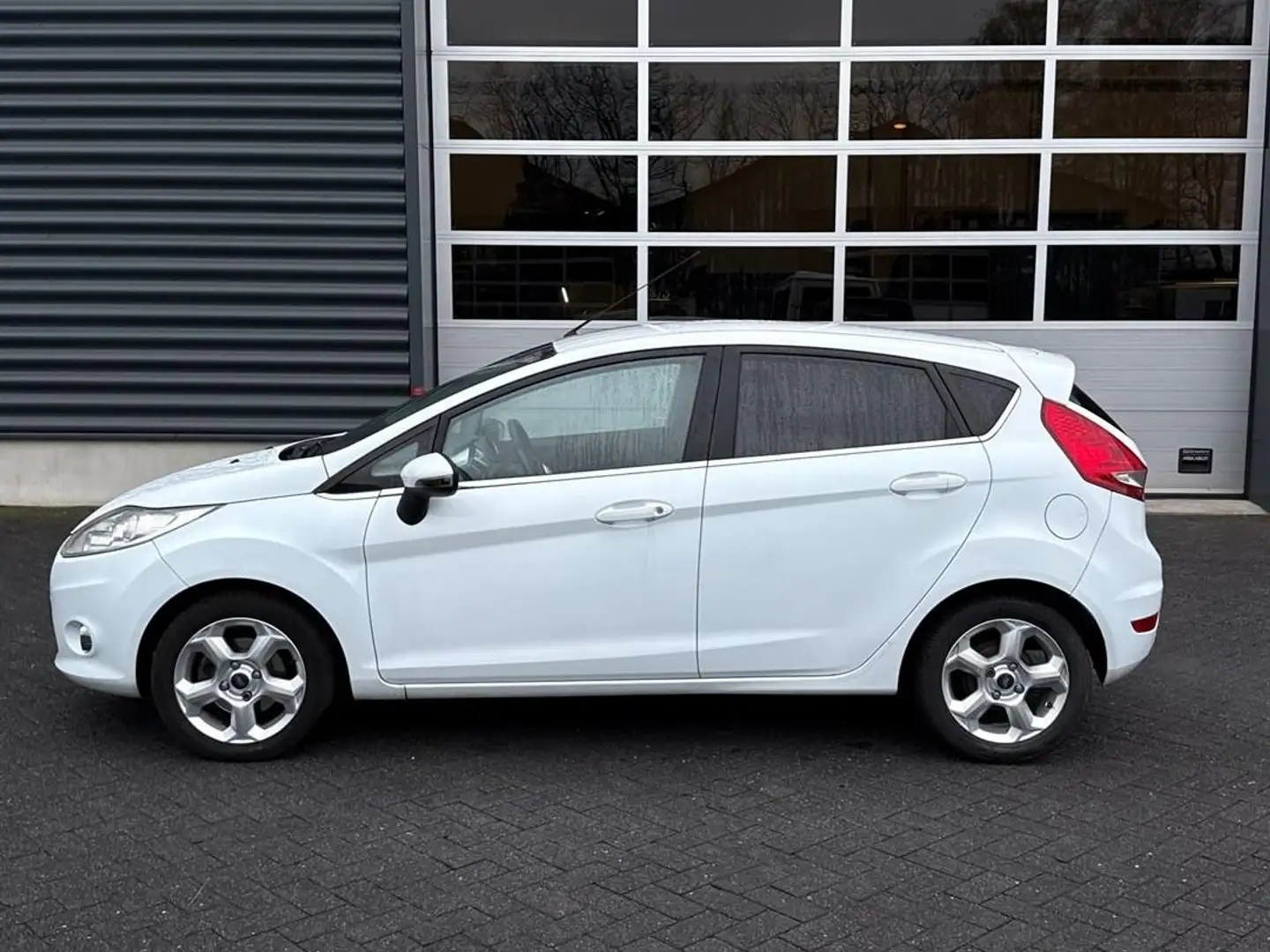 Ford Fiesta 1.4 Ghia LPG, airco Weiß - 2