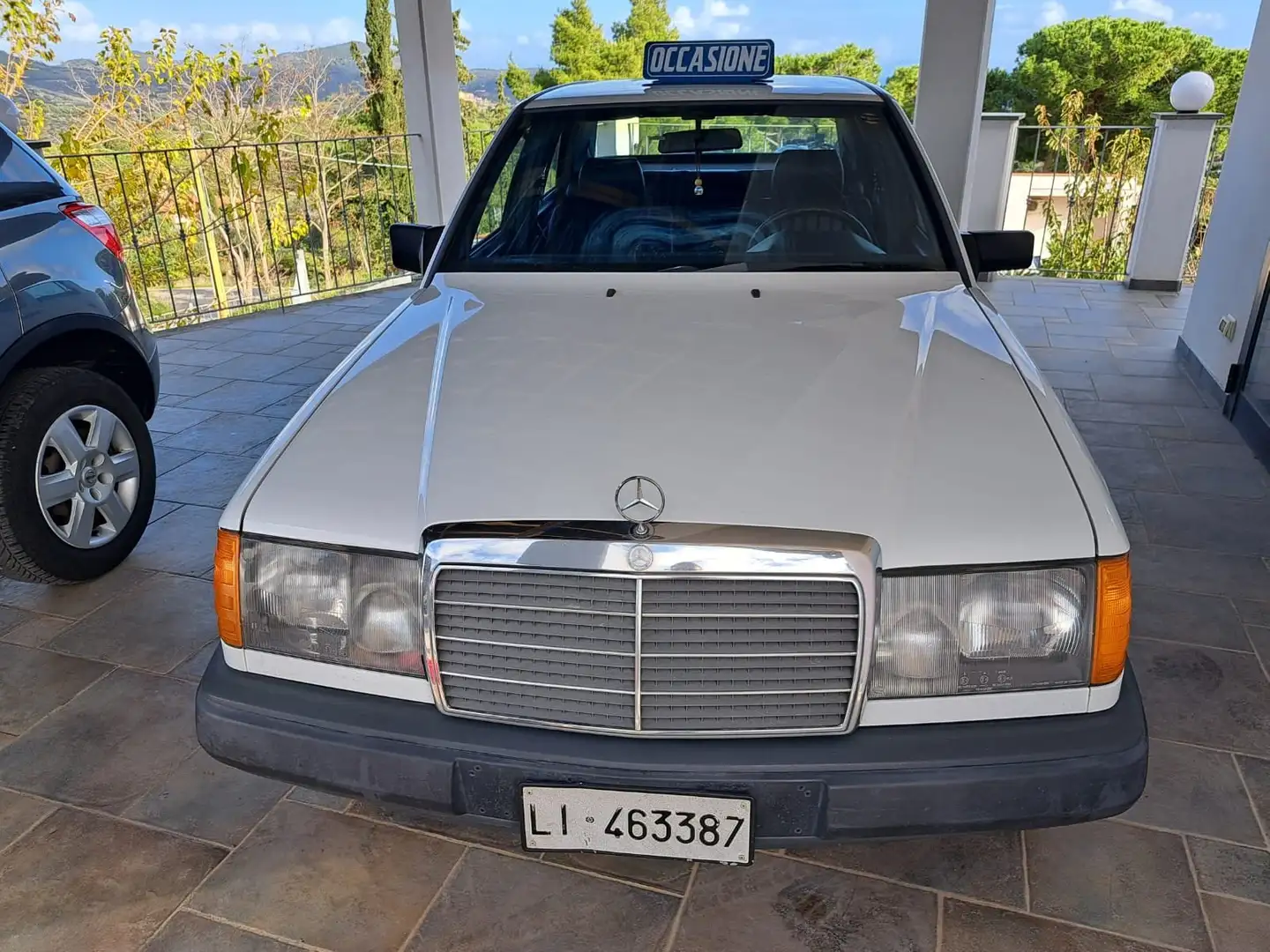 Mercedes-Benz 200 e Bílá - 1