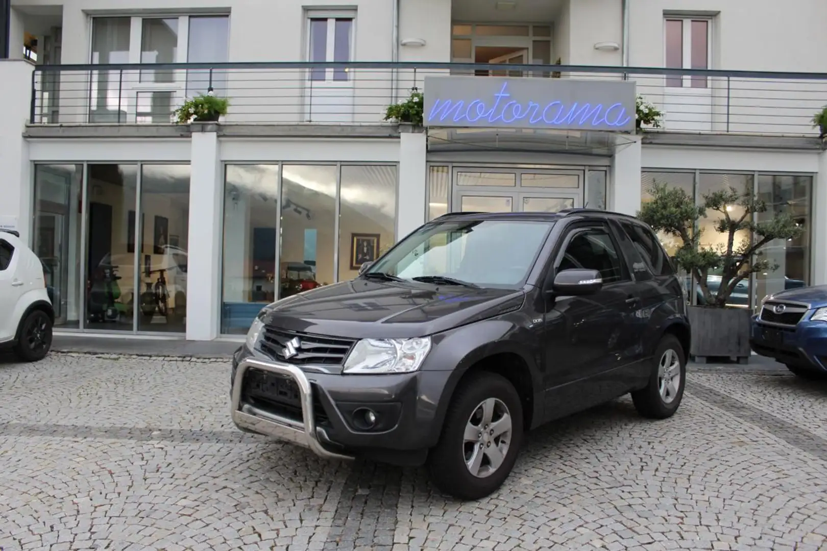 Suzuki Grand Vitara 1.9 DDiS 3p. Evolution Gancio traino Bull-Bar Gris - 1