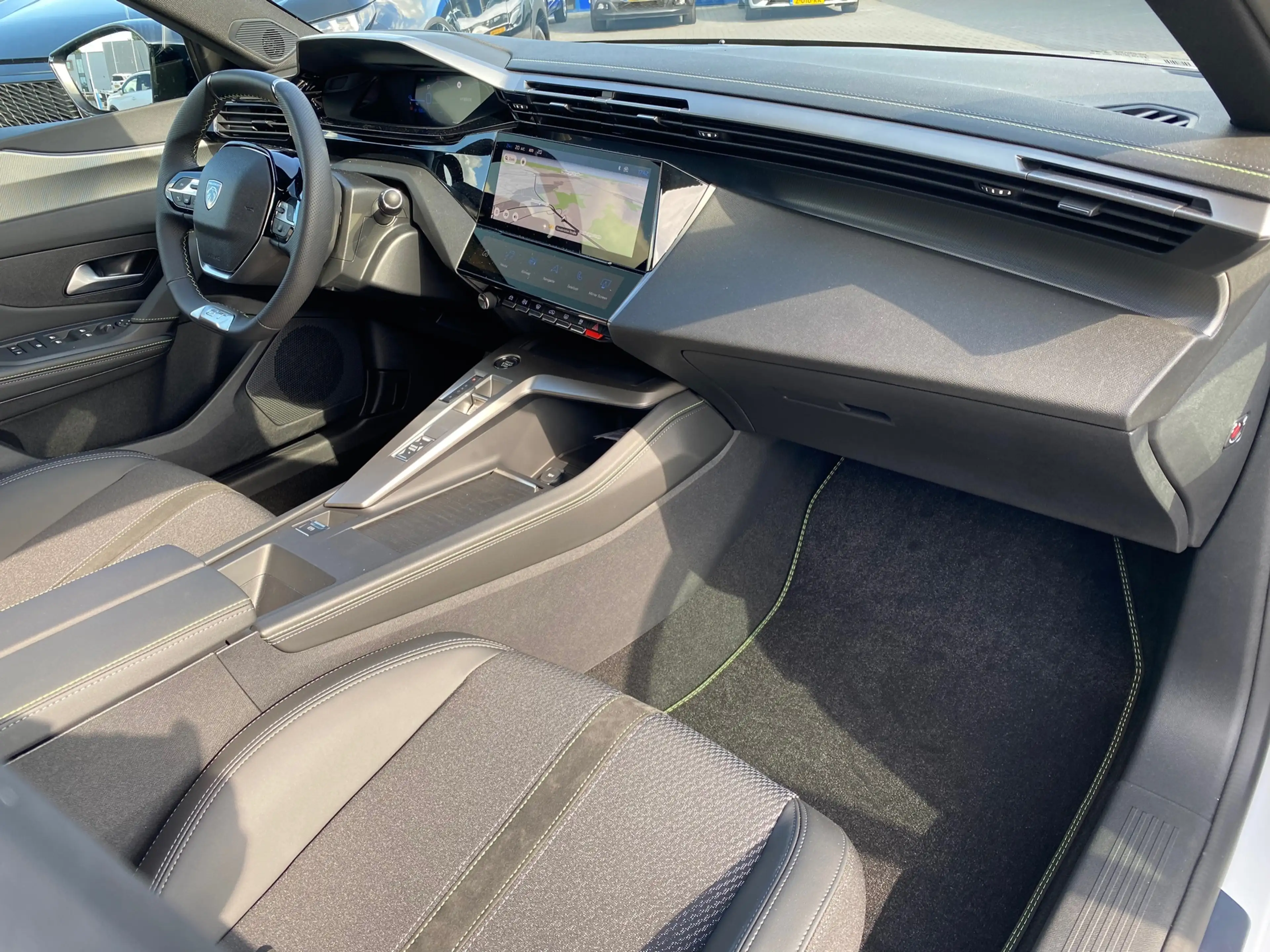 Peugeot 308 1.6 Plug-in Hybrid 180GT 18INCH 360 VISION DRIVE A — photo 10
