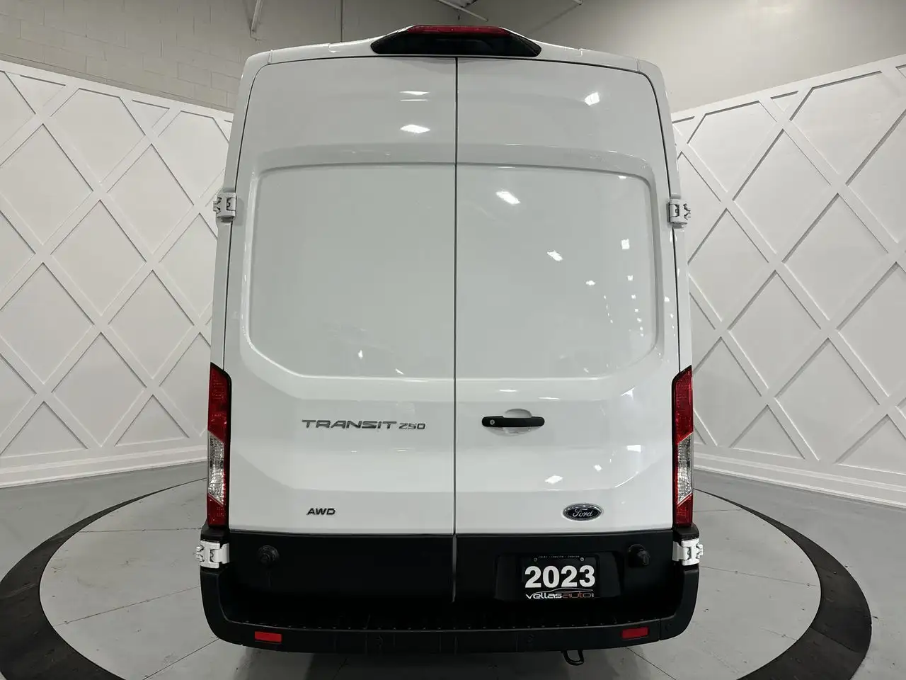 Ford Transit Cargo Van снимка Ford Transit Cargo Van