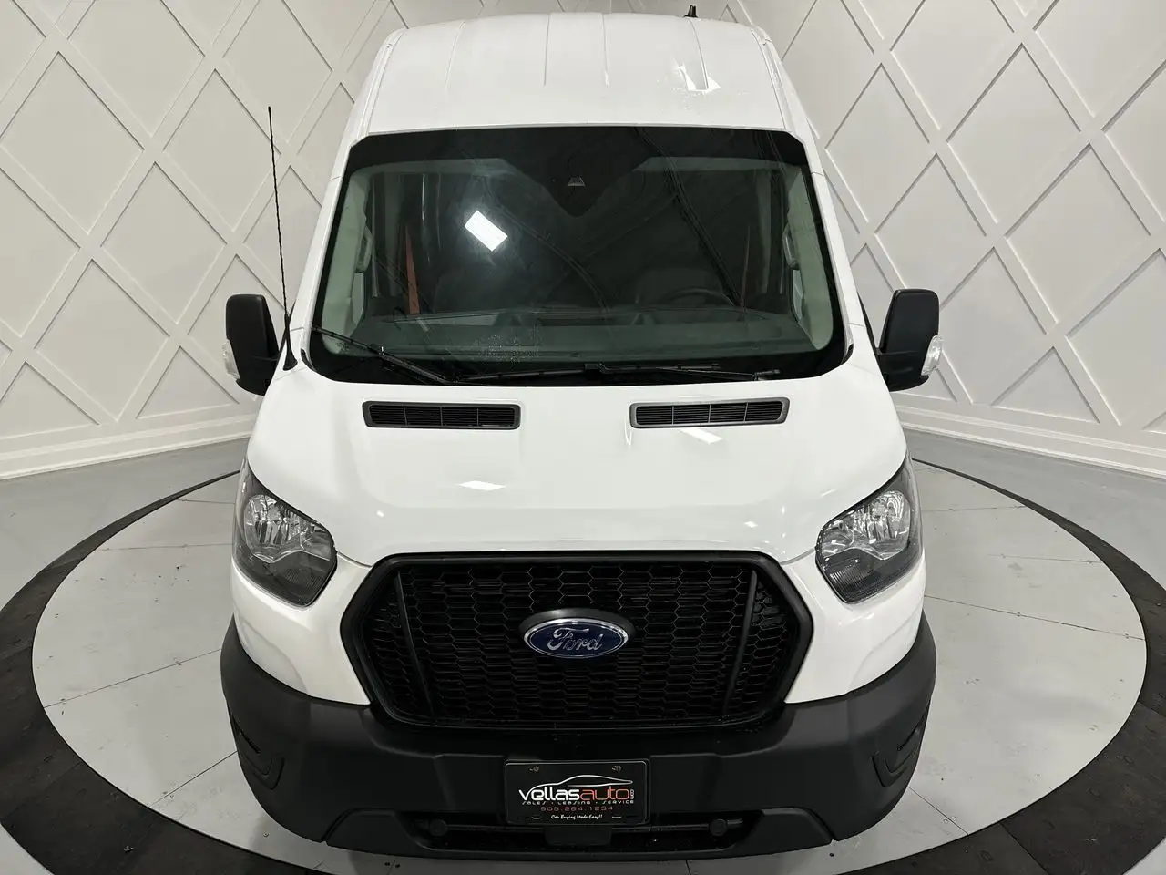 Ford Transit Cargo Van снимка Ford Transit Cargo Van