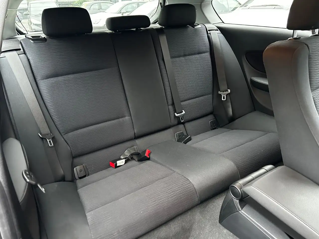 BMW 118i PACK ADVANTAGE - 143ch - 84 000KMS - VOLANT EN CUIR - CARNET D'ENTRETIEN
