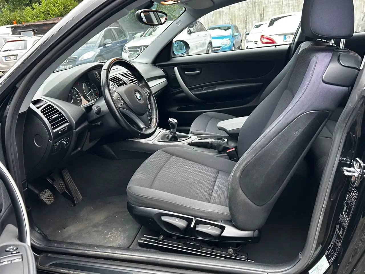 BMW 118i PACK ADVANTAGE - 143ch - 84 000KMS - VOLANT EN CUIR - CARNET D'ENTRETIEN