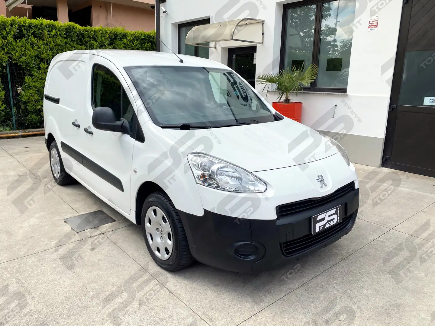 Peugeot Partner Furgone 1.6 Hdi 90cv 3 posti - A\C - Deducibile Bianco - 2
