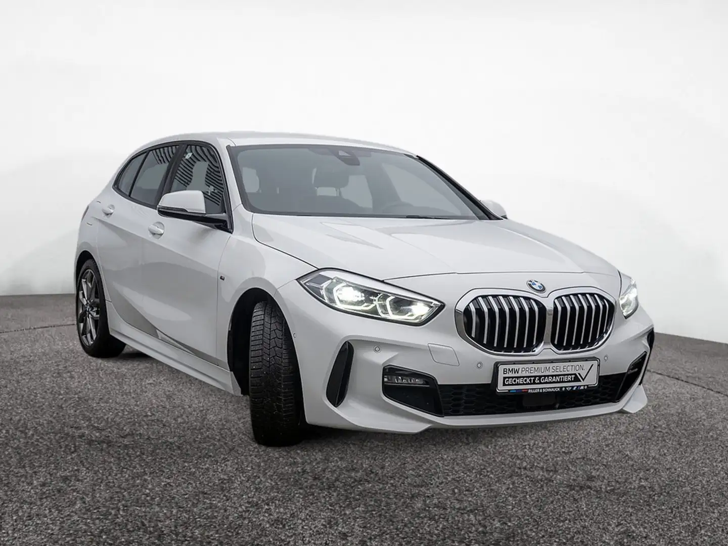 BMW 118 i M-Sport LED+NAVI+KAM+SHZG Wit - 2