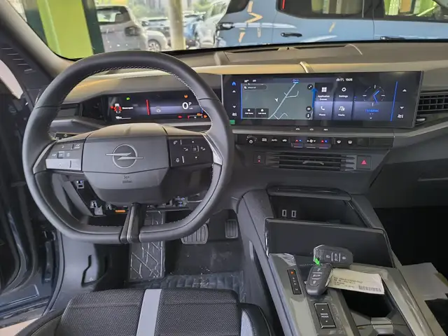 Opel Grandland view 10