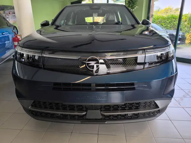 Opel Grandland view 3