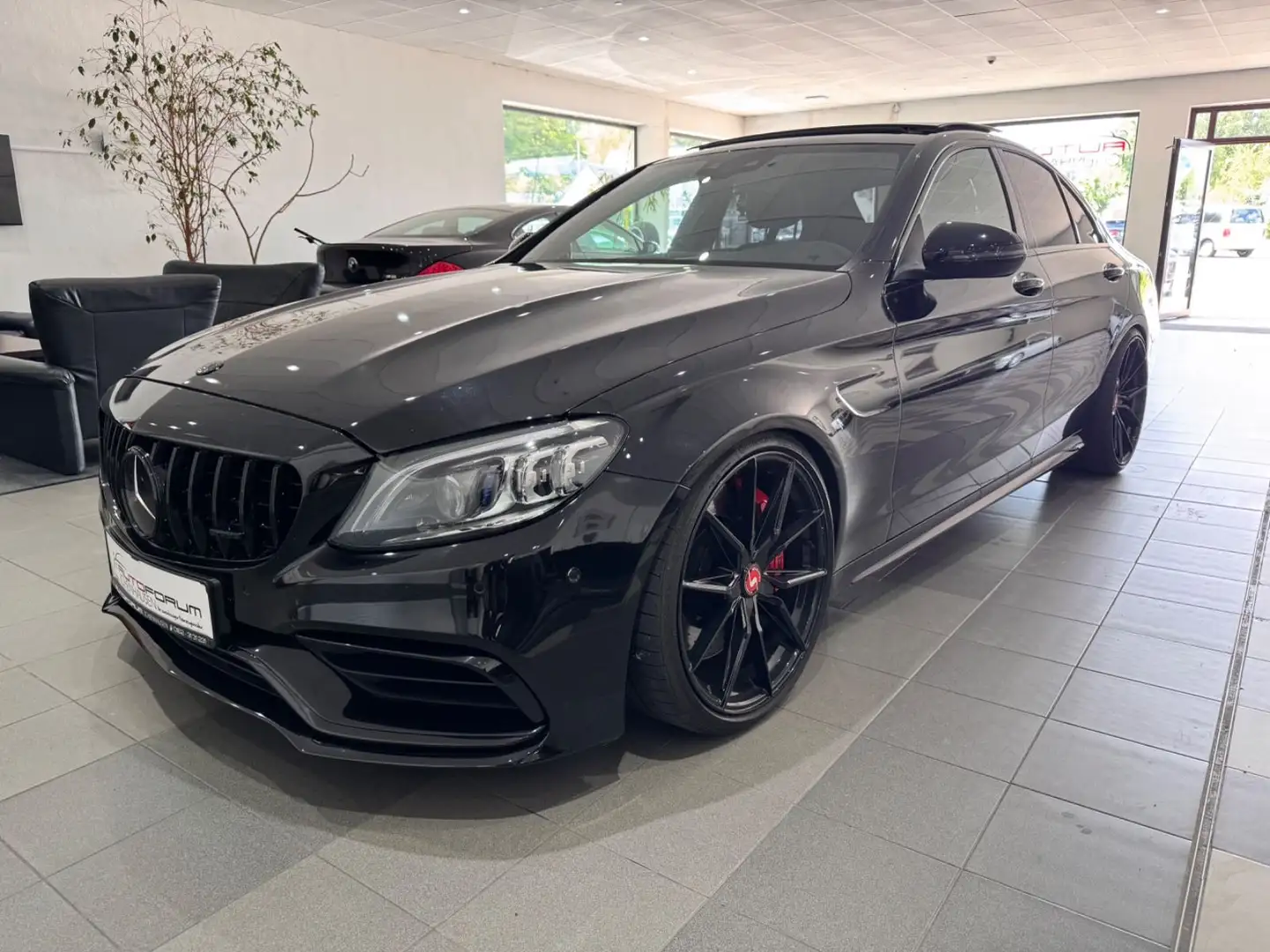 Mercedes-Benz C 63 AMG S  AMG Performance Schwarz - 1