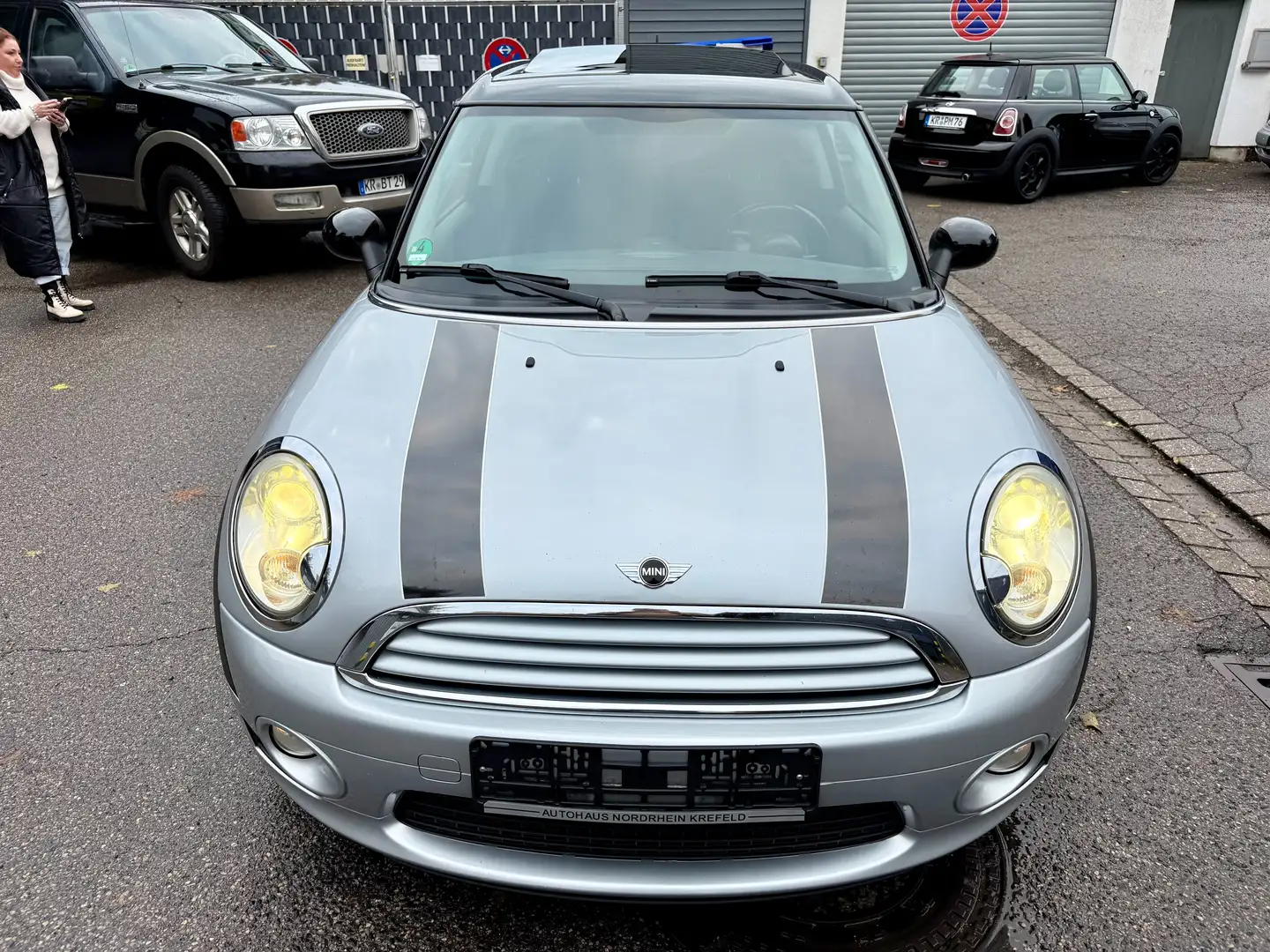MINI Cooper Clubman Cooper Automatik Panorama SHZ BT TÜV 07/2027 Grau - 2