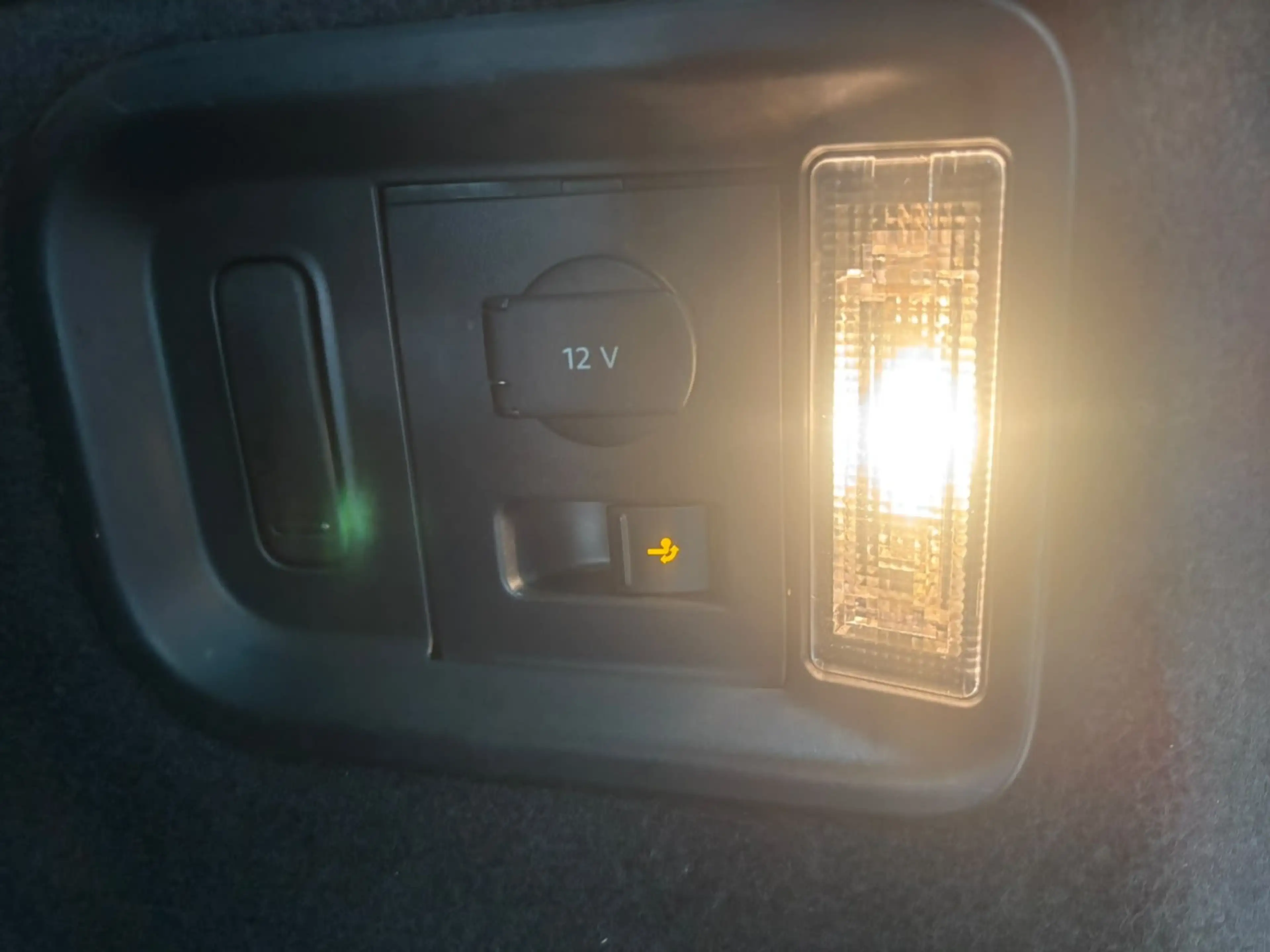 Volkswagen Sharan Highline BMT 2.0 TDI *PANO/7-SITZER/AHK* — photo 10