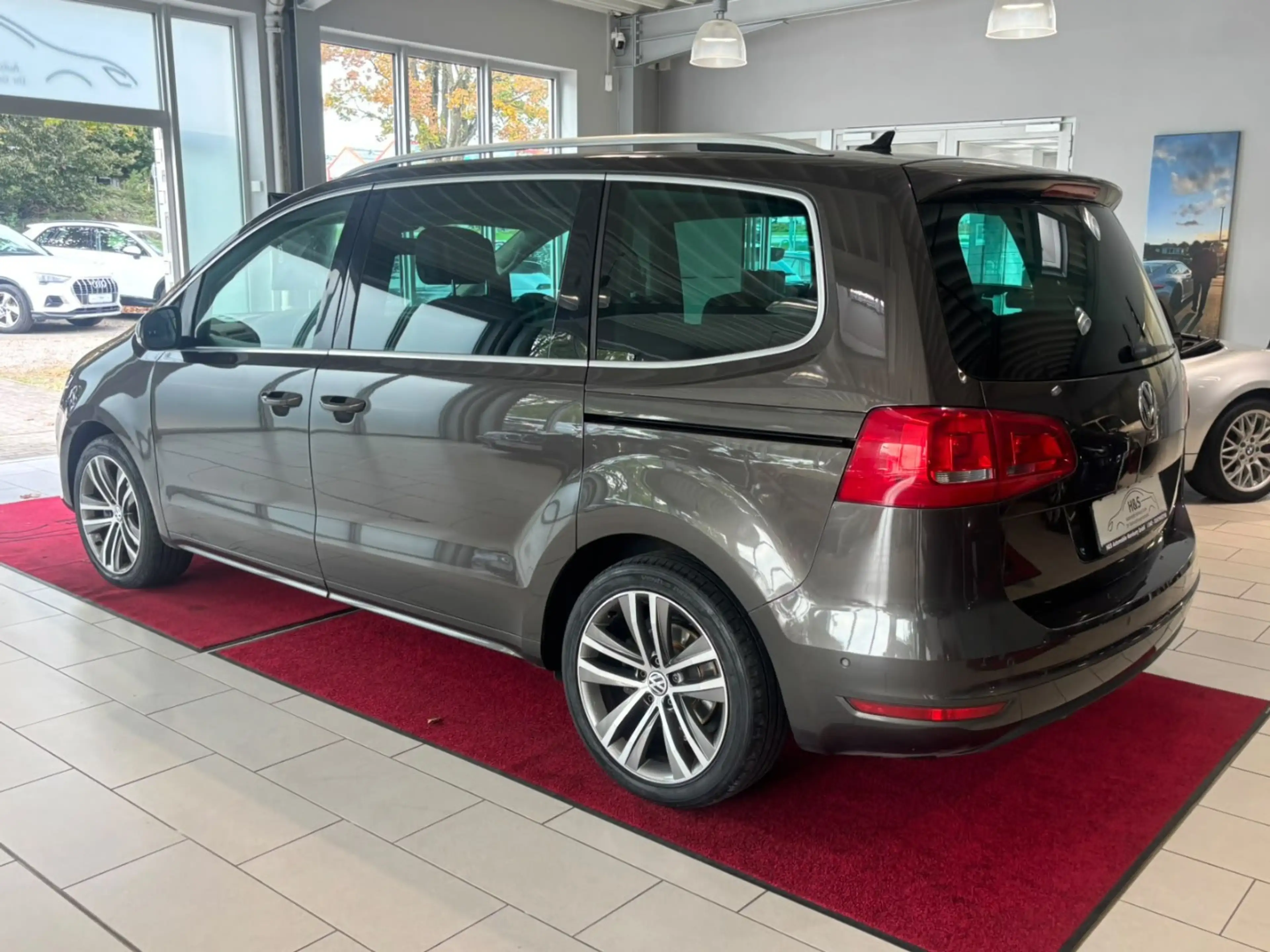 Volkswagen Sharan Highline BMT 2.0 TDI *PANO/7-SITZER/AHK* — photo 3