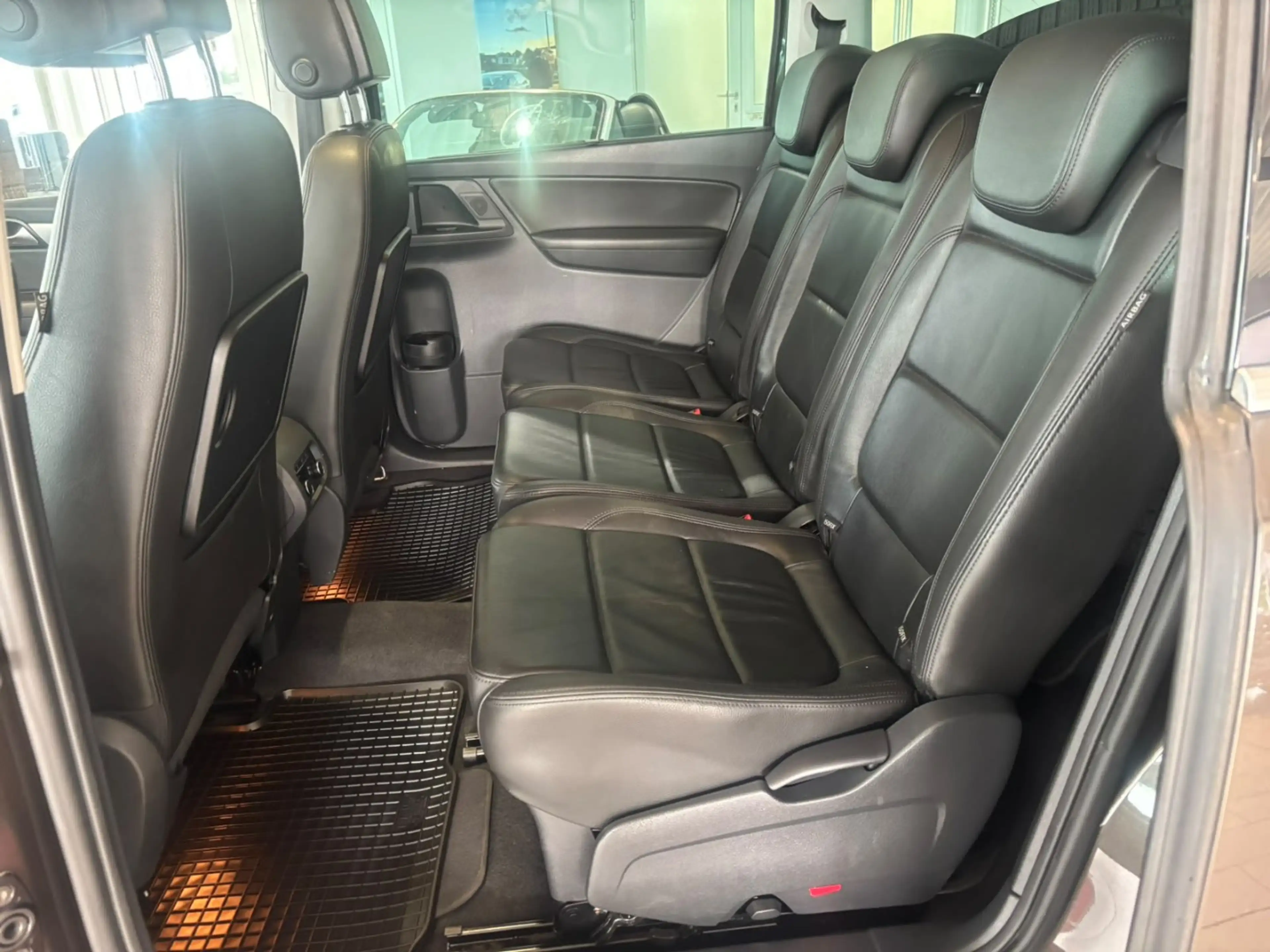 Volkswagen Sharan Highline BMT 2.0 TDI *PANO/7-SITZER/AHK* — photo 11