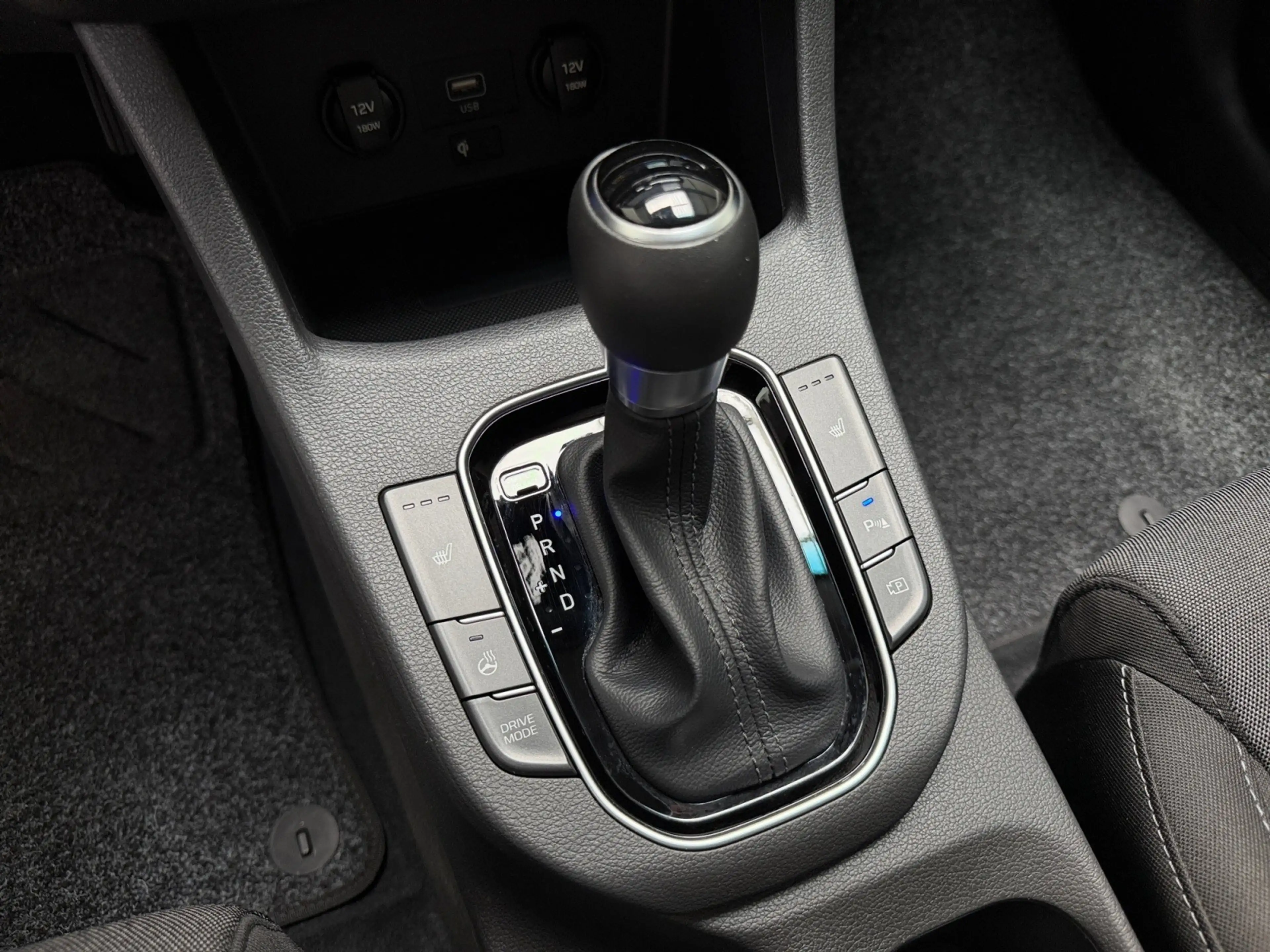 Hyundai i30 INTRO EDITION MILD HYBRID AUTOMATIK+NAVI+LED — photo 12