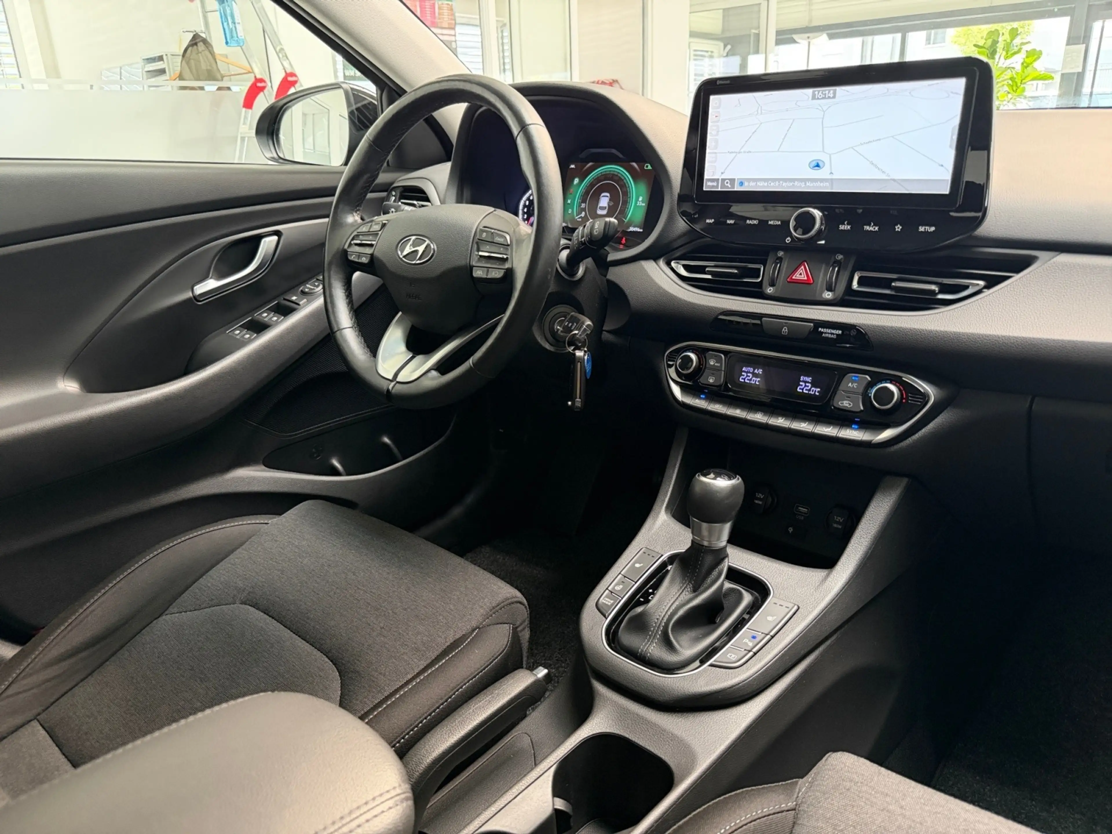 Hyundai i30 INTRO EDITION MILD HYBRID AUTOMATIK+NAVI+LED — photo 10