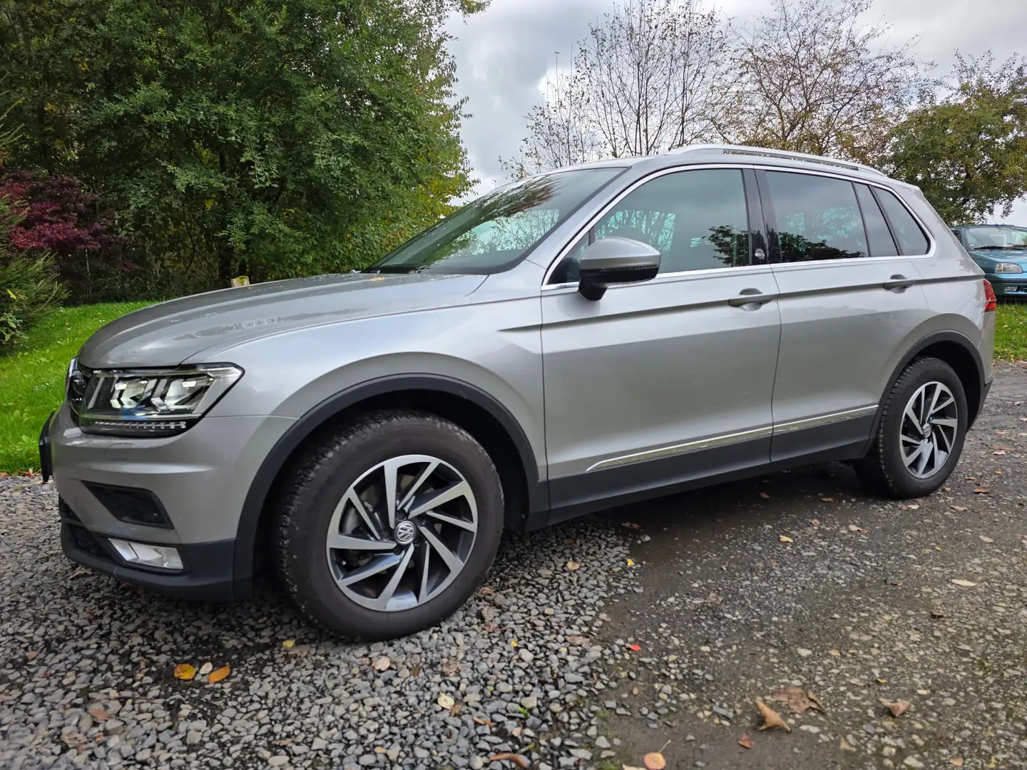 Volkswagen Tiguan Sound BMT, AHK schwenkbar, DSG, Garantie Grau - 1