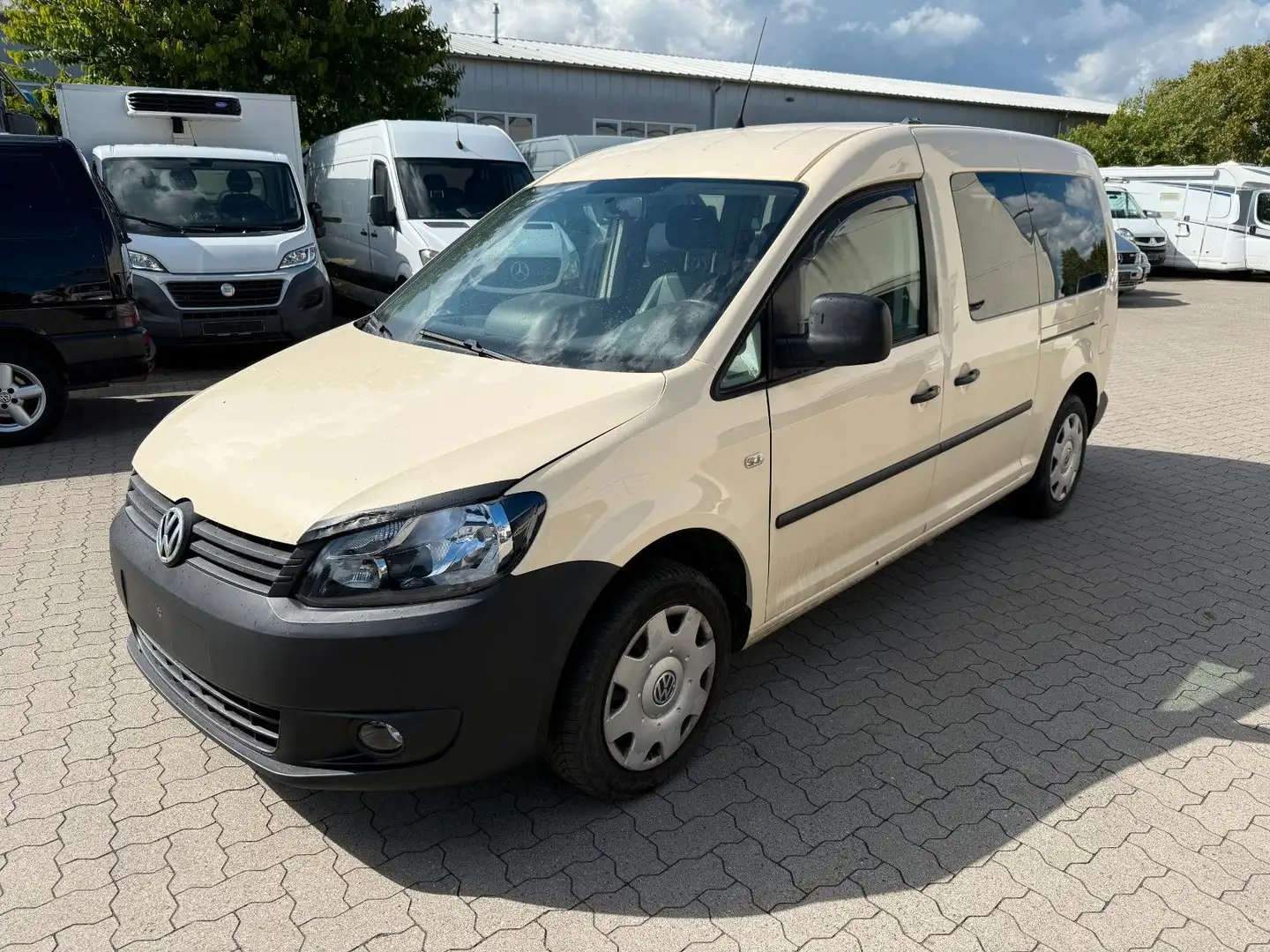Volkswagen Caddy Kasten/Kombi Maxi Rollstuhlrampe Gelb - 1