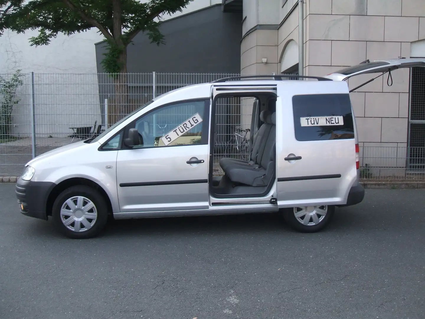 Volkswagen Caddy 1,9 Family-Life*5-Sitz*Auf Wunsch TÜV-ALLES-NEU Silber - 1