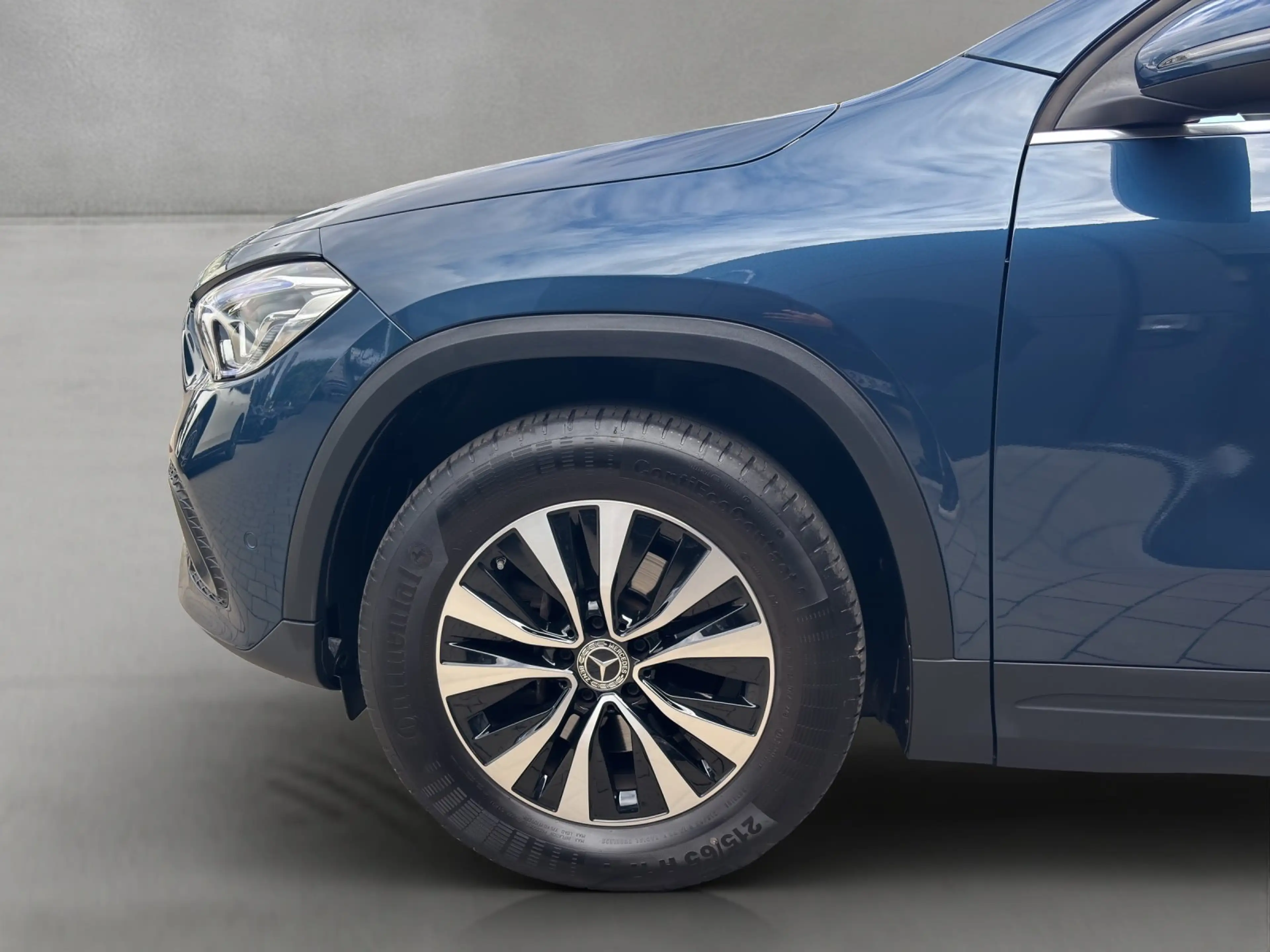 Mercedes-Benz GLA 180 d Style AdvancedMBUX Business LED Kamera — photo 11