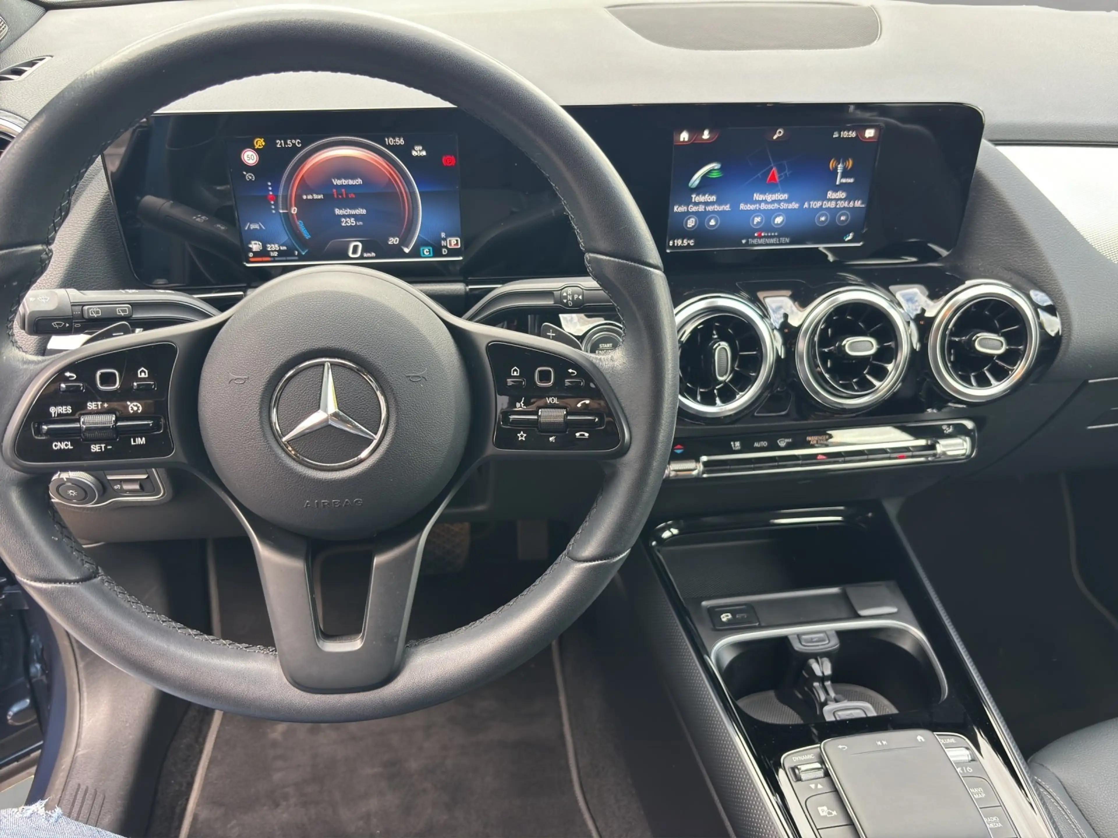 Mercedes-Benz GLA 180 d Style AdvancedMBUX Business LED Kamera — photo 8