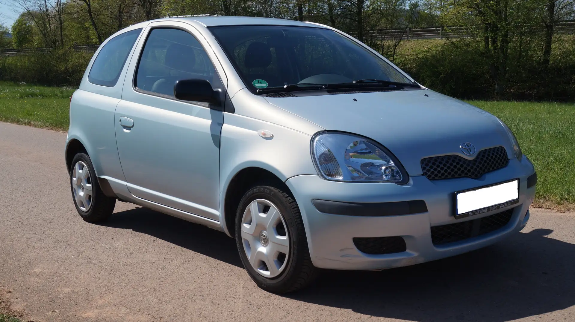 Toyota Yaris Yaris 1.0 VVT-I, Vieles NEU, sehr sparsam Silber - 1