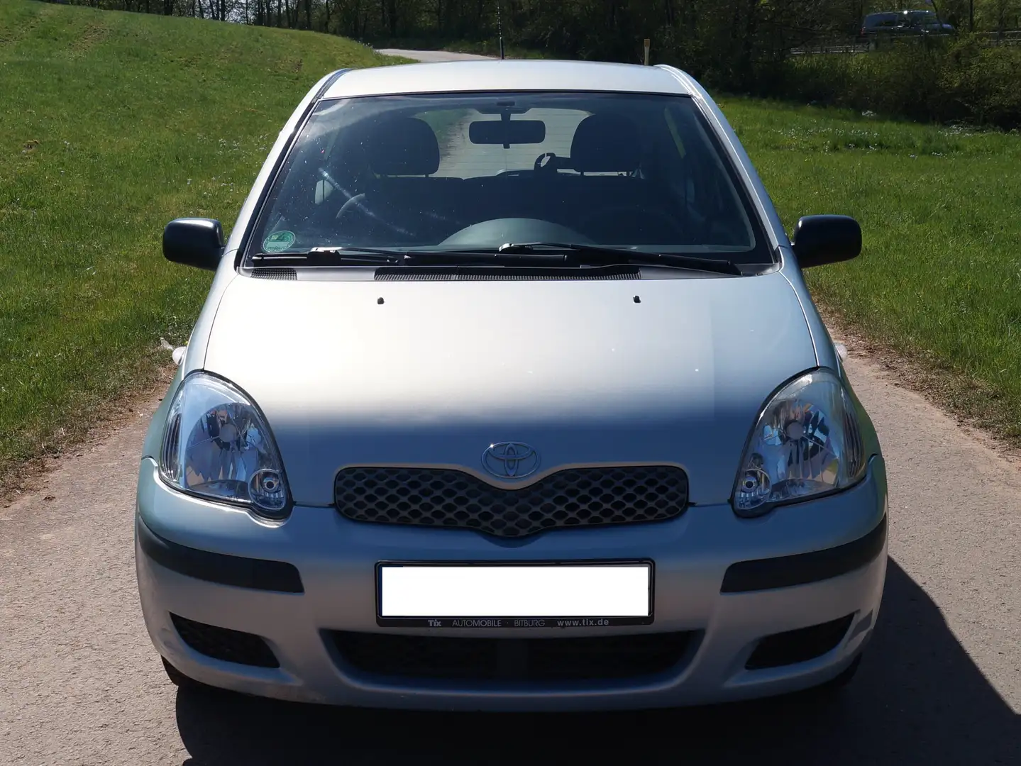 Toyota Yaris Yaris 1.0 VVT-I, Vieles NEU, sehr sparsam Silber - 2