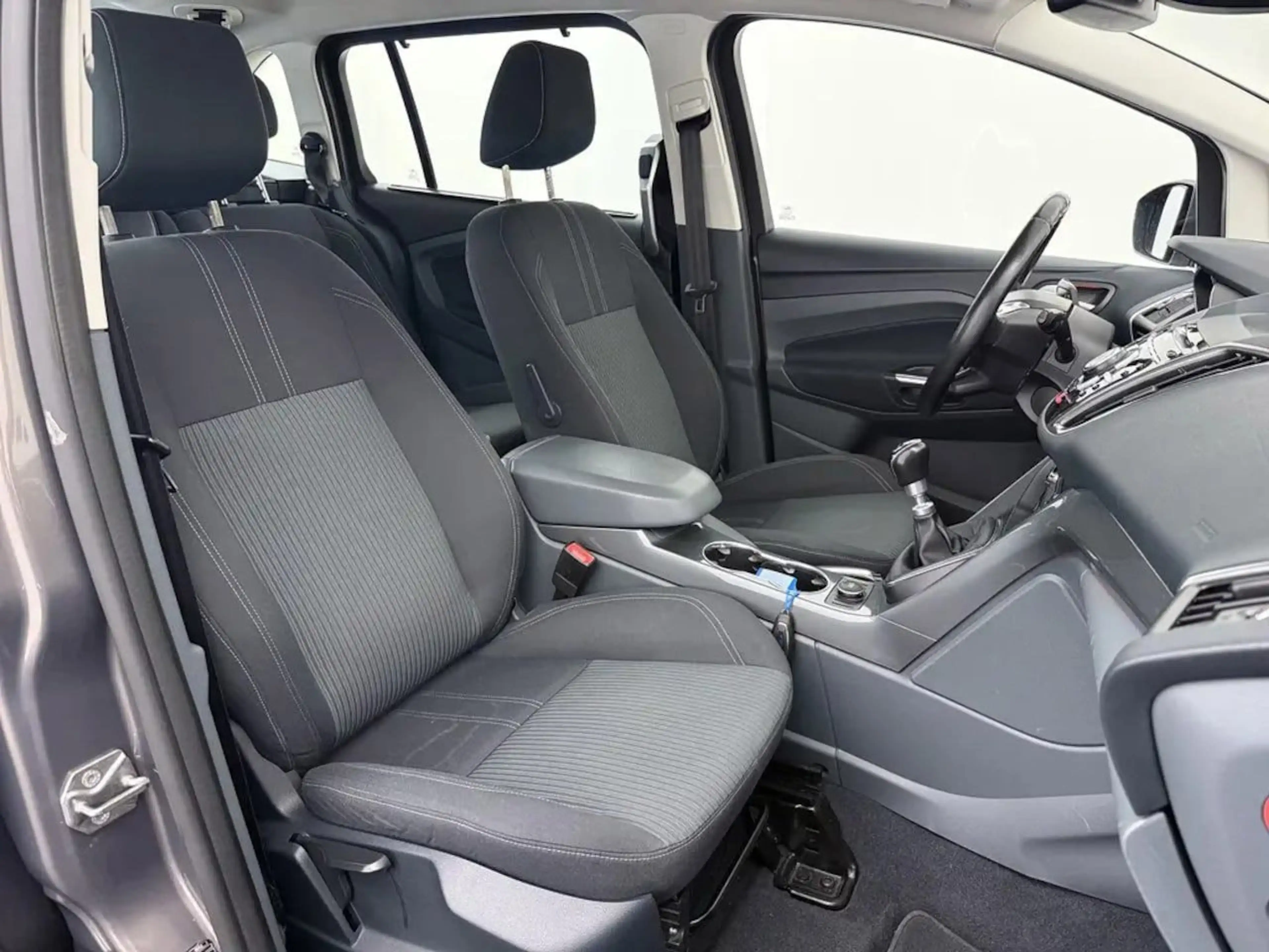 Ford Grand C-Max 1.0 Titanium — photo 12