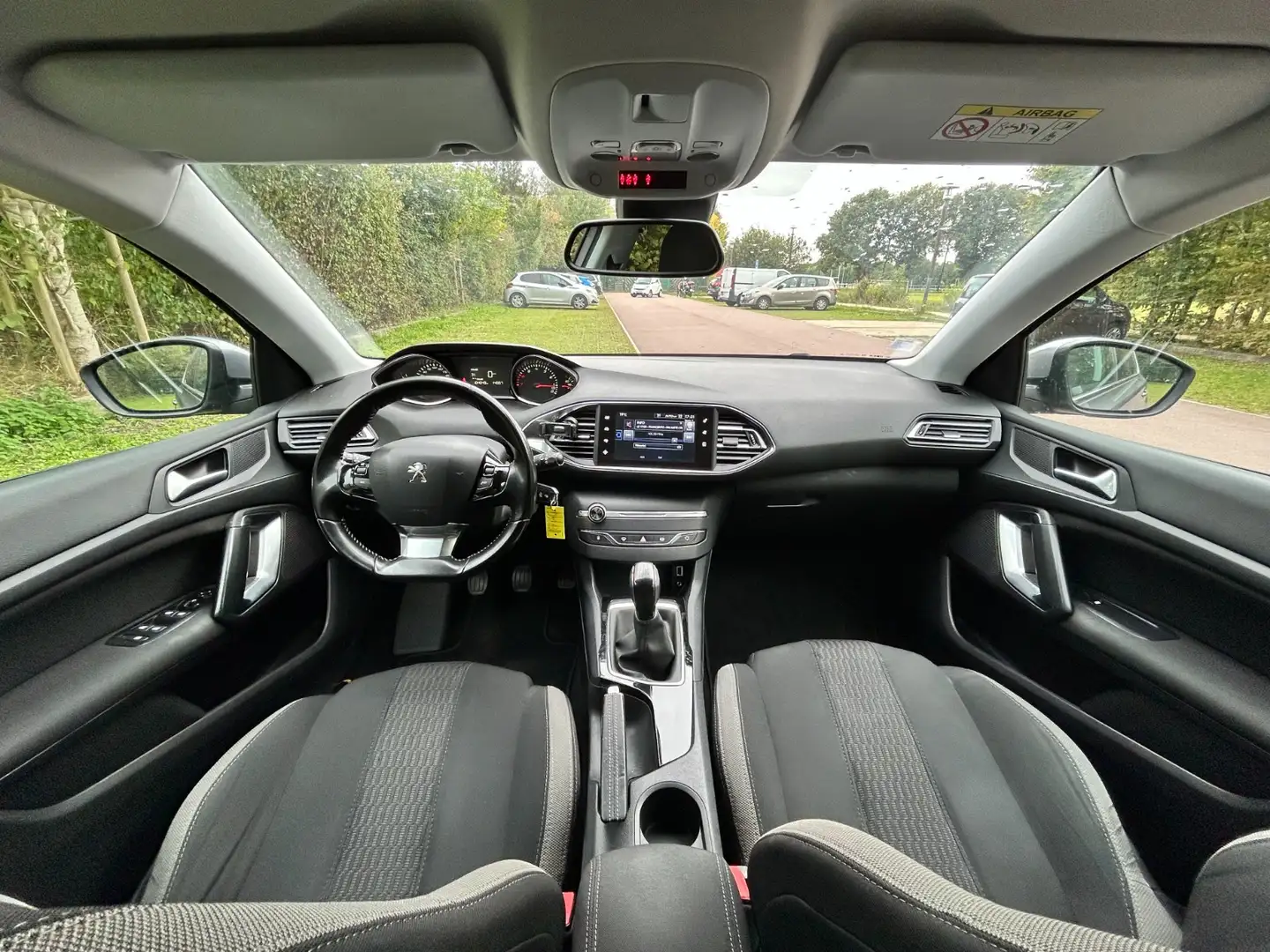 Peugeot 308 308 1.2 PureTech 110ch S\u0026amp;S BVM5 Style Grijs - 2