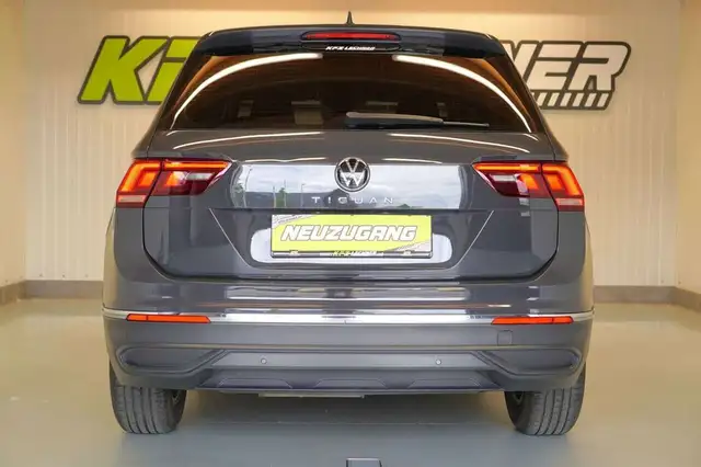 Volkswagen Tiguan view 5