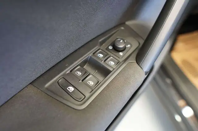 Volkswagen Tiguan view 14