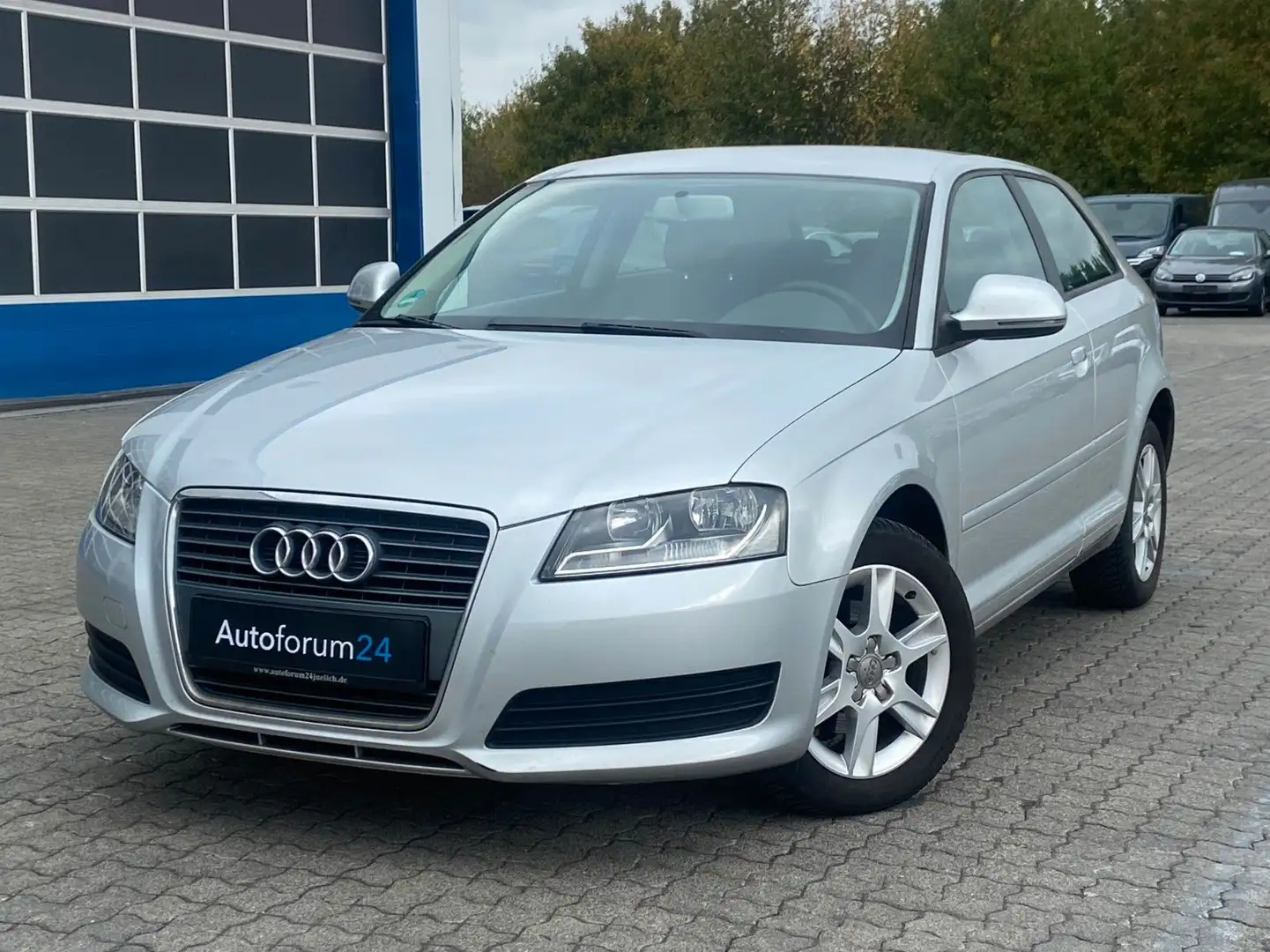Audi A3 1.6 Attraction*Klima*SZH*ABS* Argent - 1