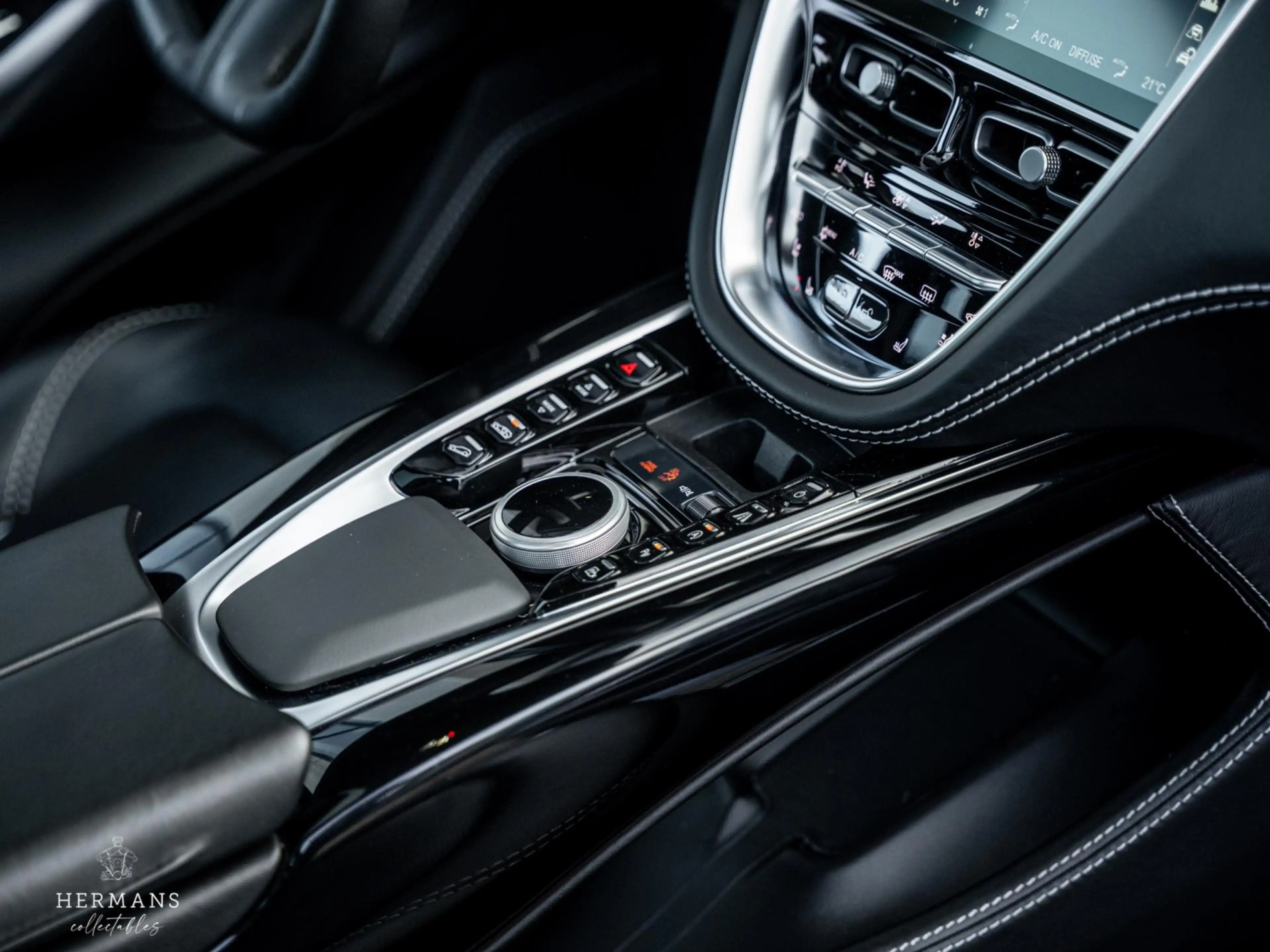 Aston Martin DBX 4.0 V8 1913 / 1 of 500 / Limited / Pano / Memory — photo 27