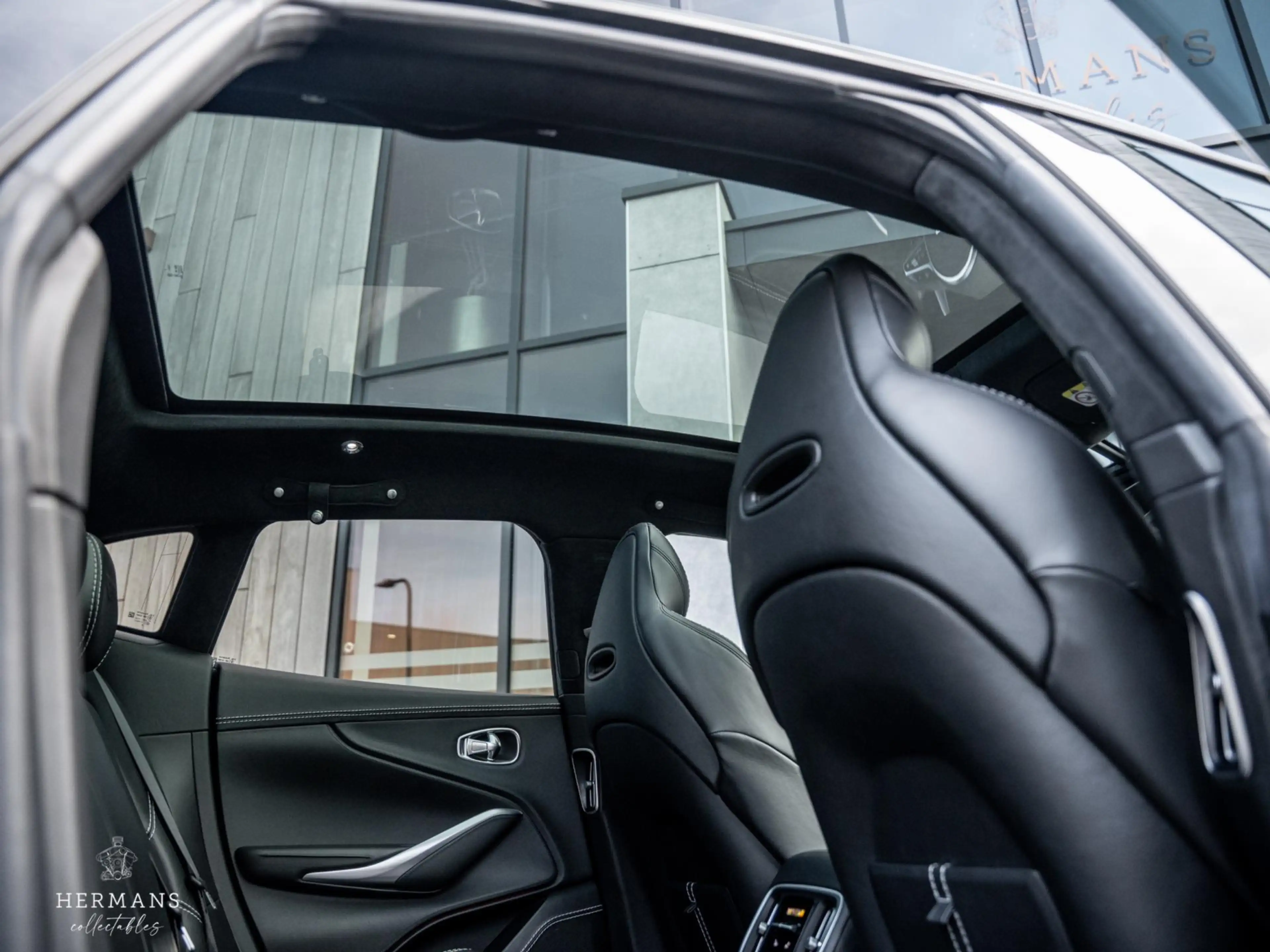Aston Martin DBX 4.0 V8 1913 / 1 of 500 / Limited / Pano / Memory — photo 32