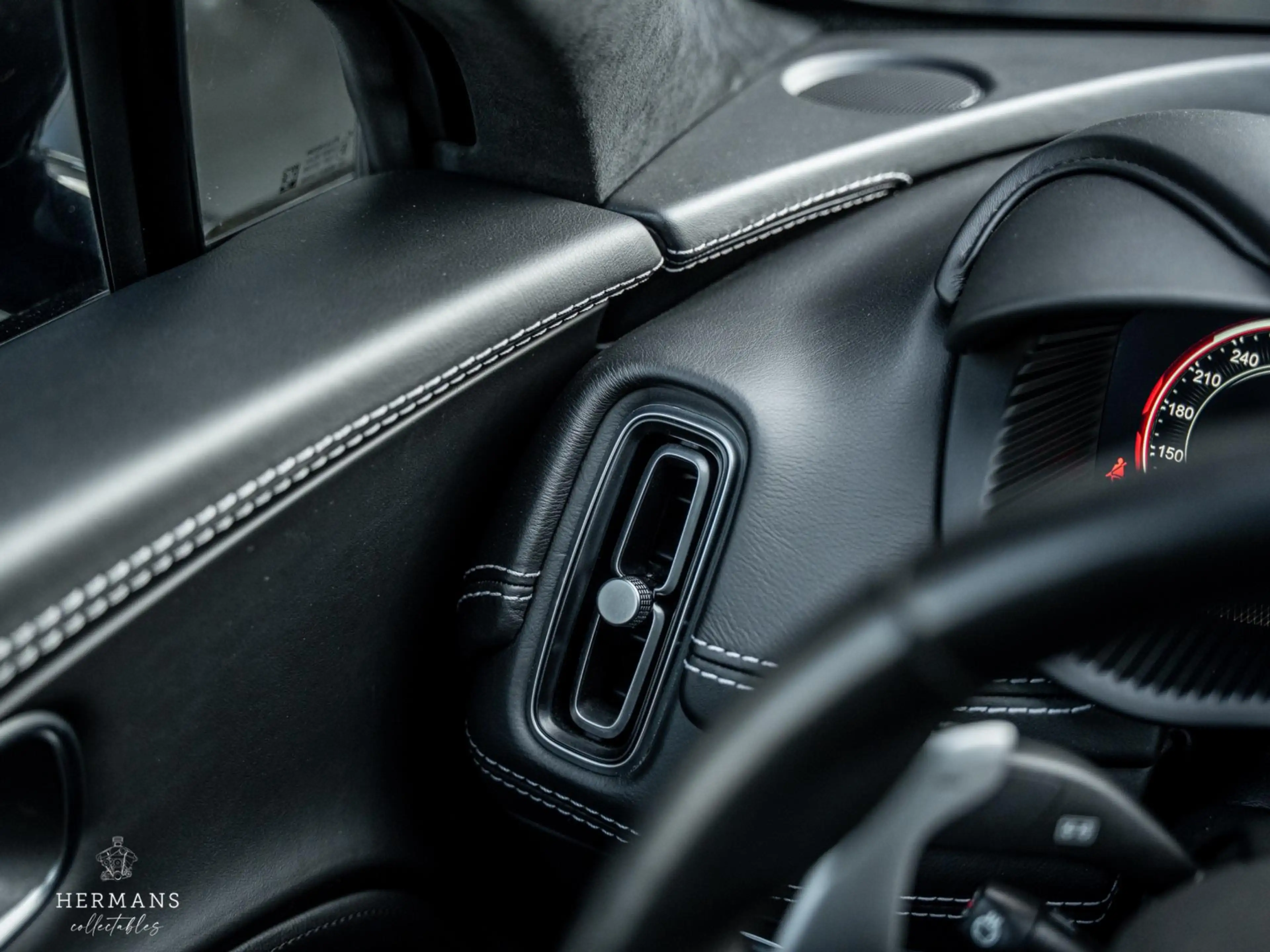 Aston Martin DBX 4.0 V8 1913 / 1 of 500 / Limited / Pano / Memory — photo 20